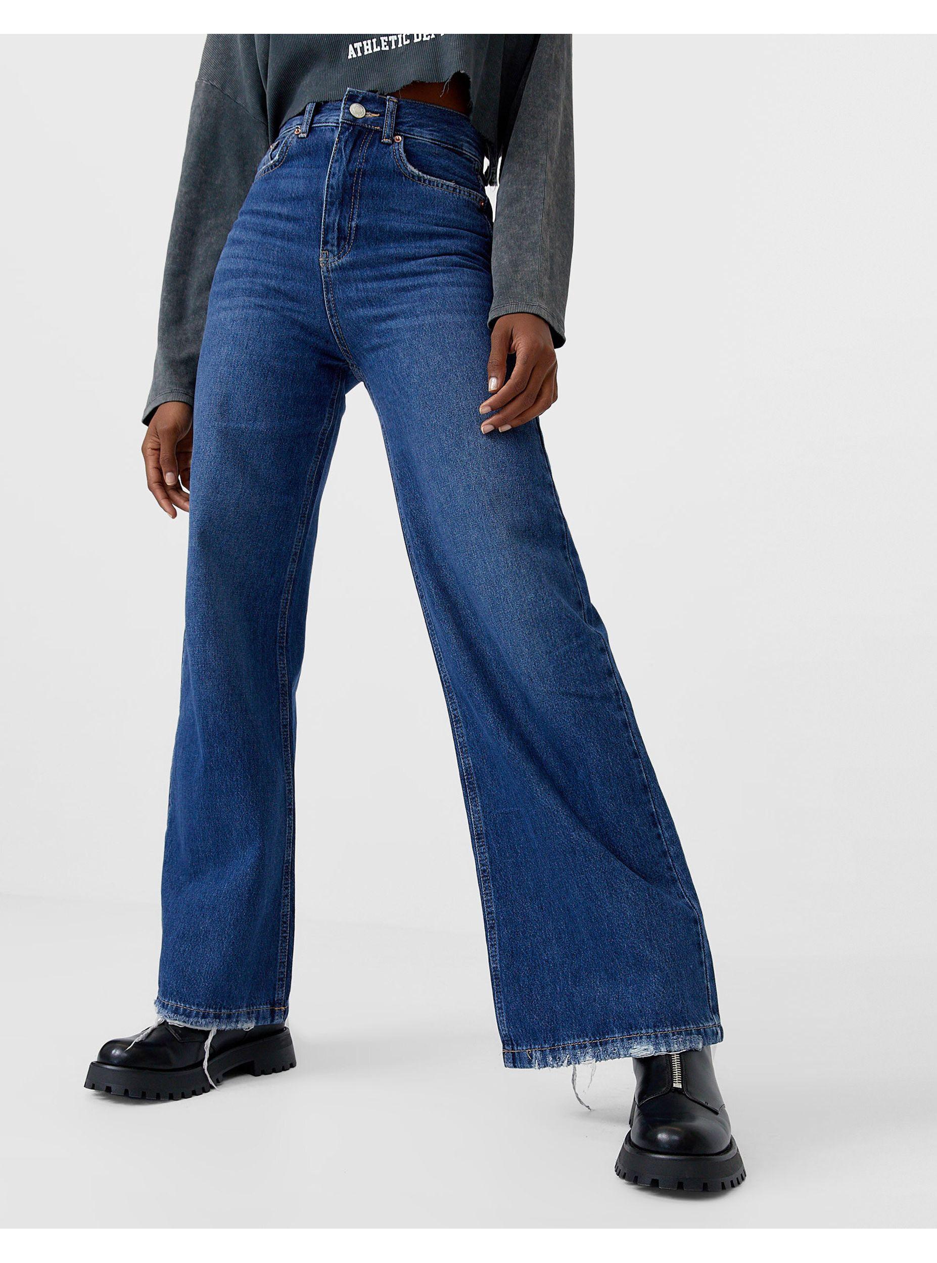 Stradivarius 90s Super Wide Leg Jean in 