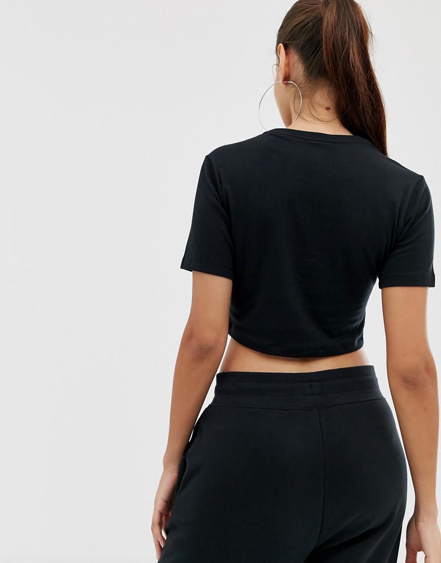 nike short sleeve crop top