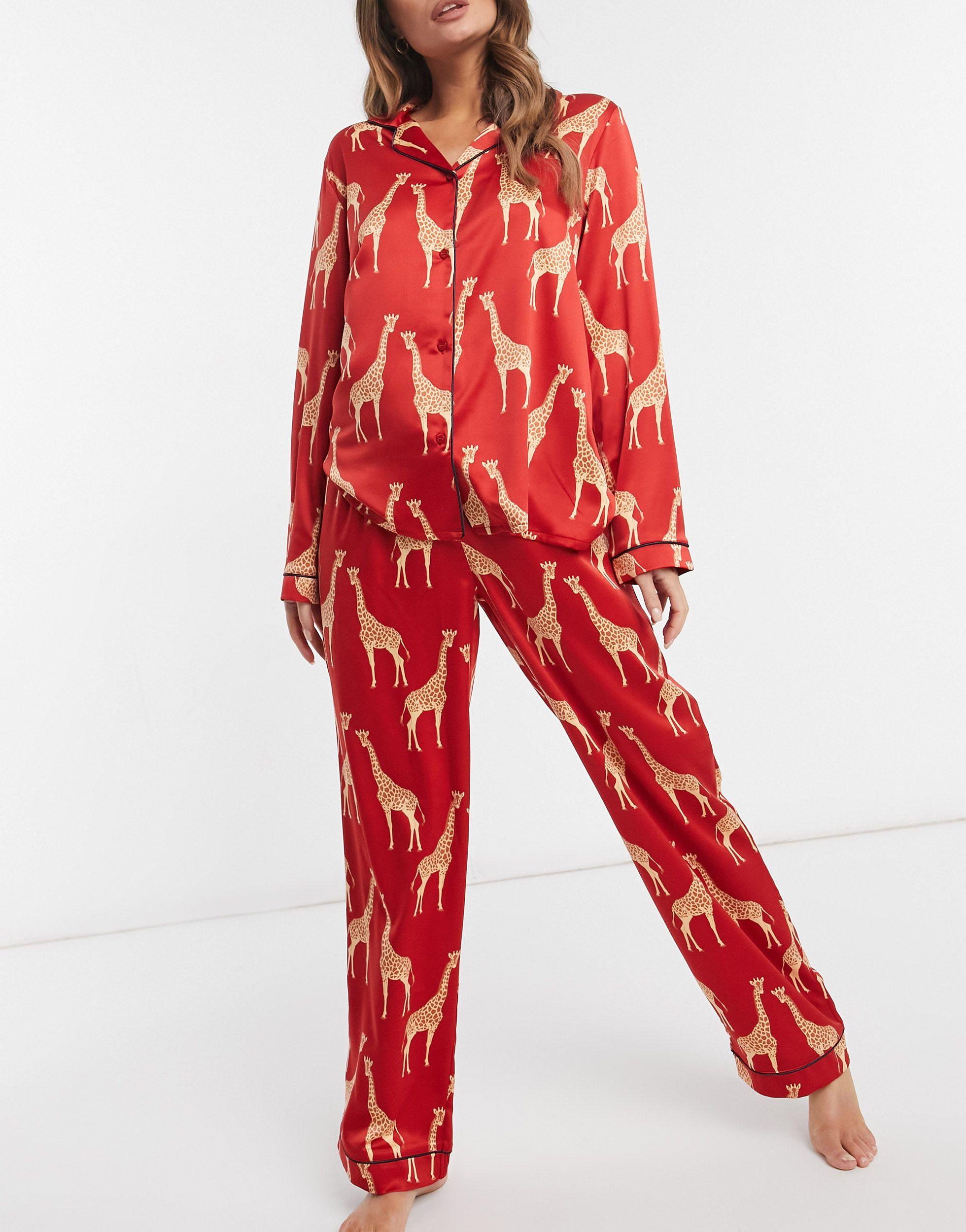 Chelsea Peers Premium Satin Giraffe Printed Long Revere Pyjama Set in Red -  Lyst