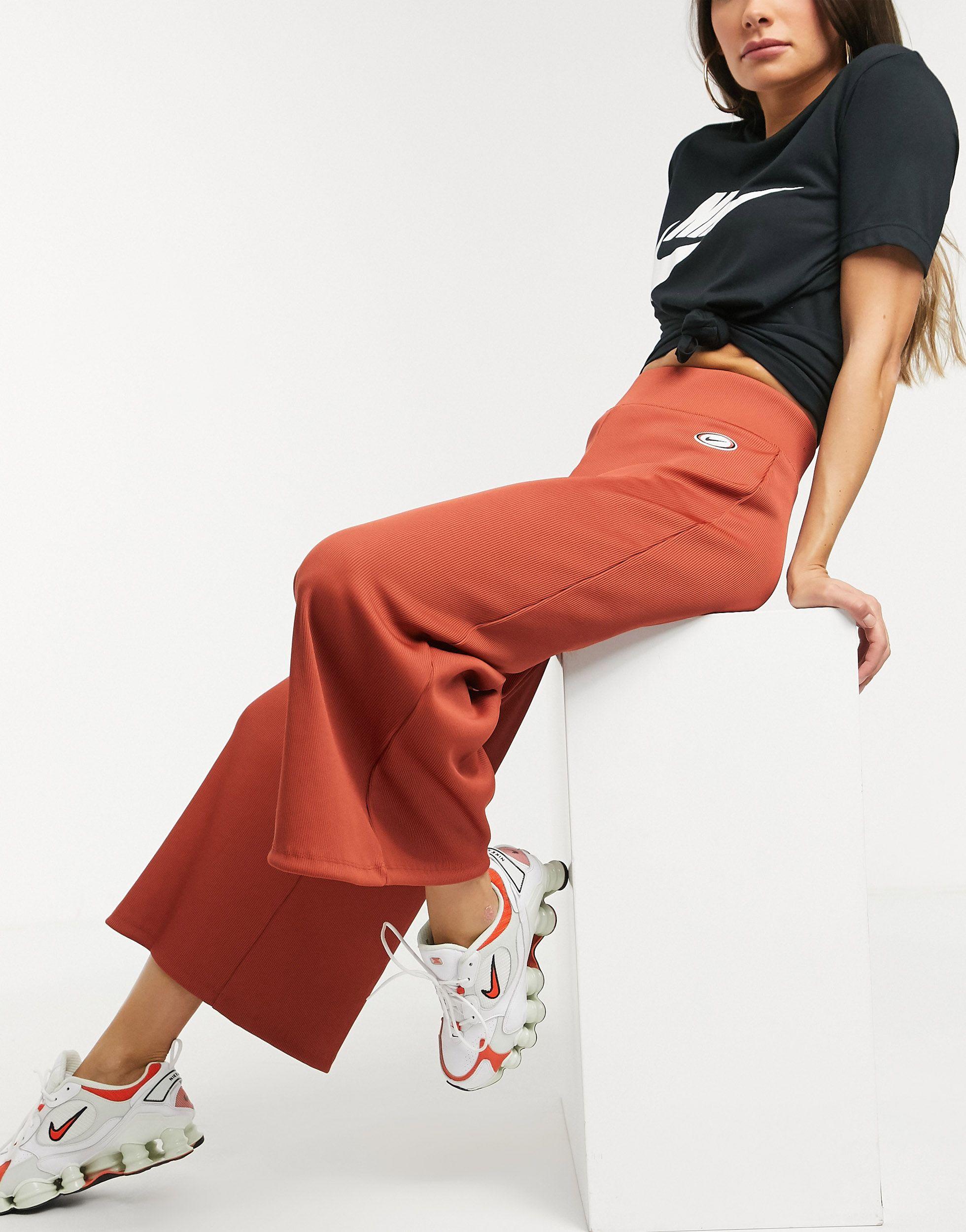 Nike – Gerippte Jogginghose mit weitem Bein und hohem Bund in Orange | Lyst  AT