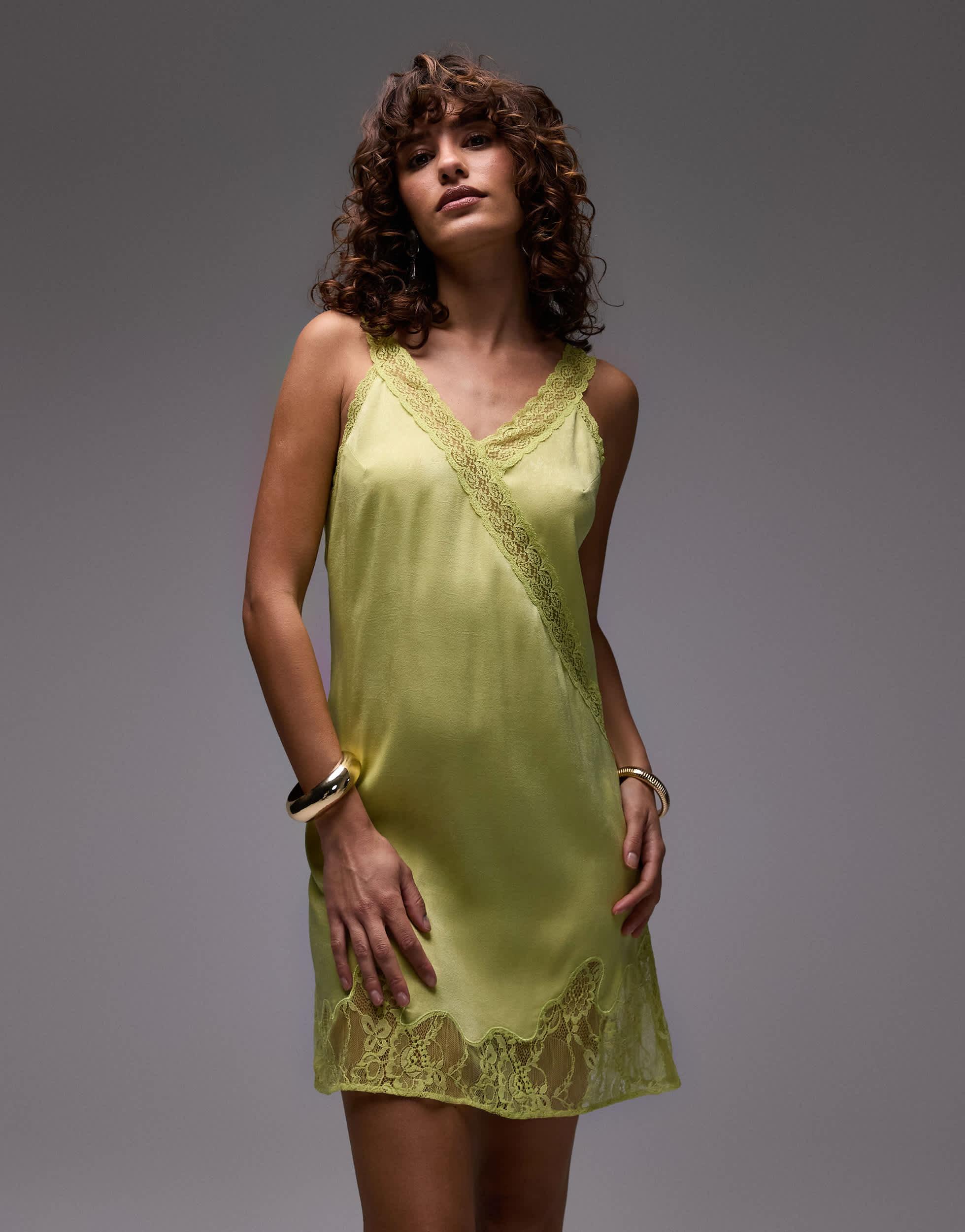 Robe nuisette courte en dentelle vintage citron profond TOPSHOP