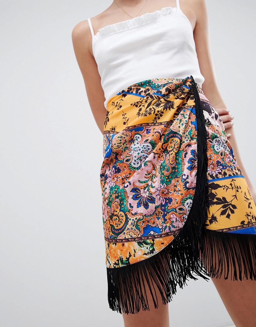 Mini-jupe portefeuille à imprimé foulard et ourlet à franges ASOS | Lyst