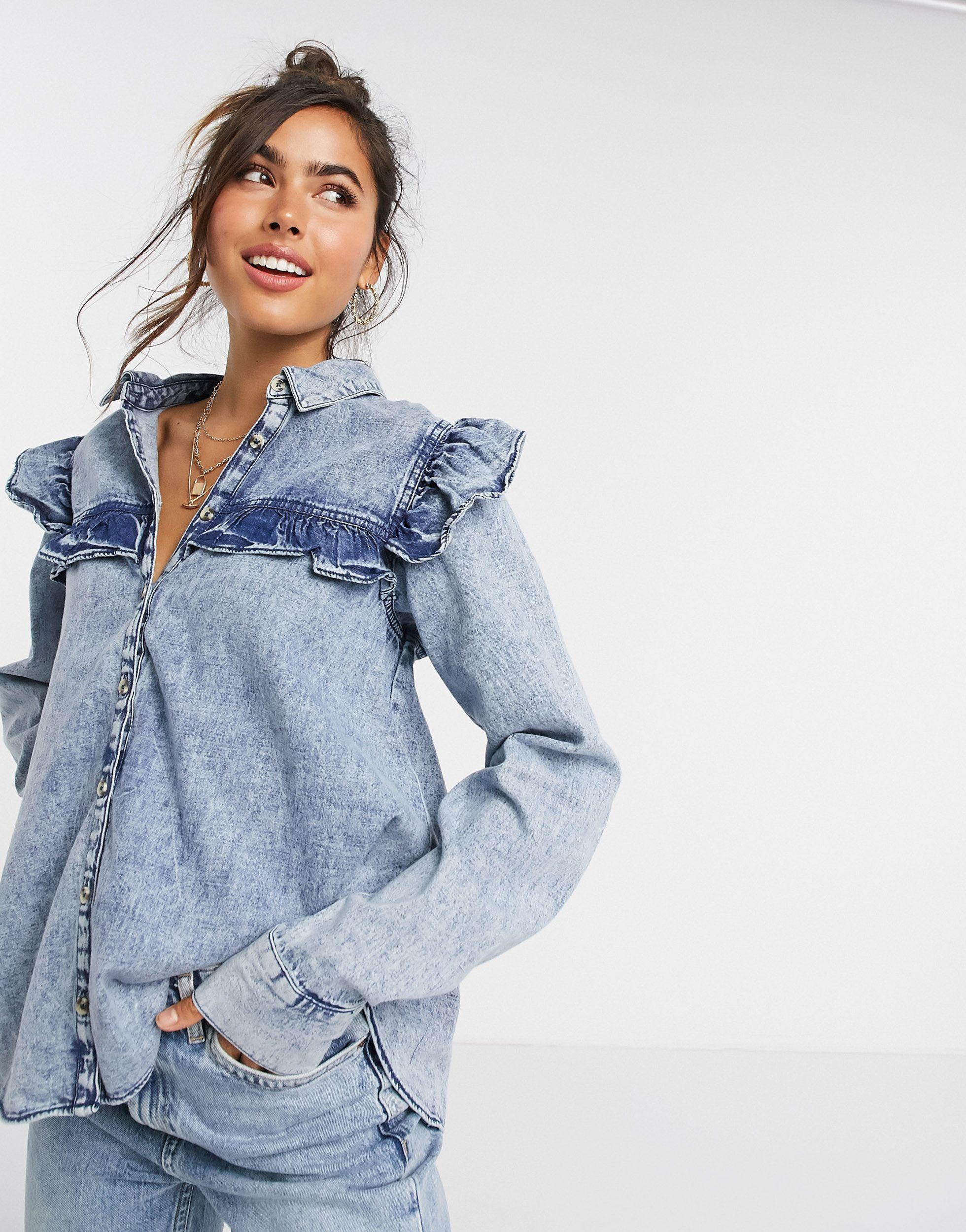 Camicia di jeans con volantFree People in Denim di colore Blu | Lyst