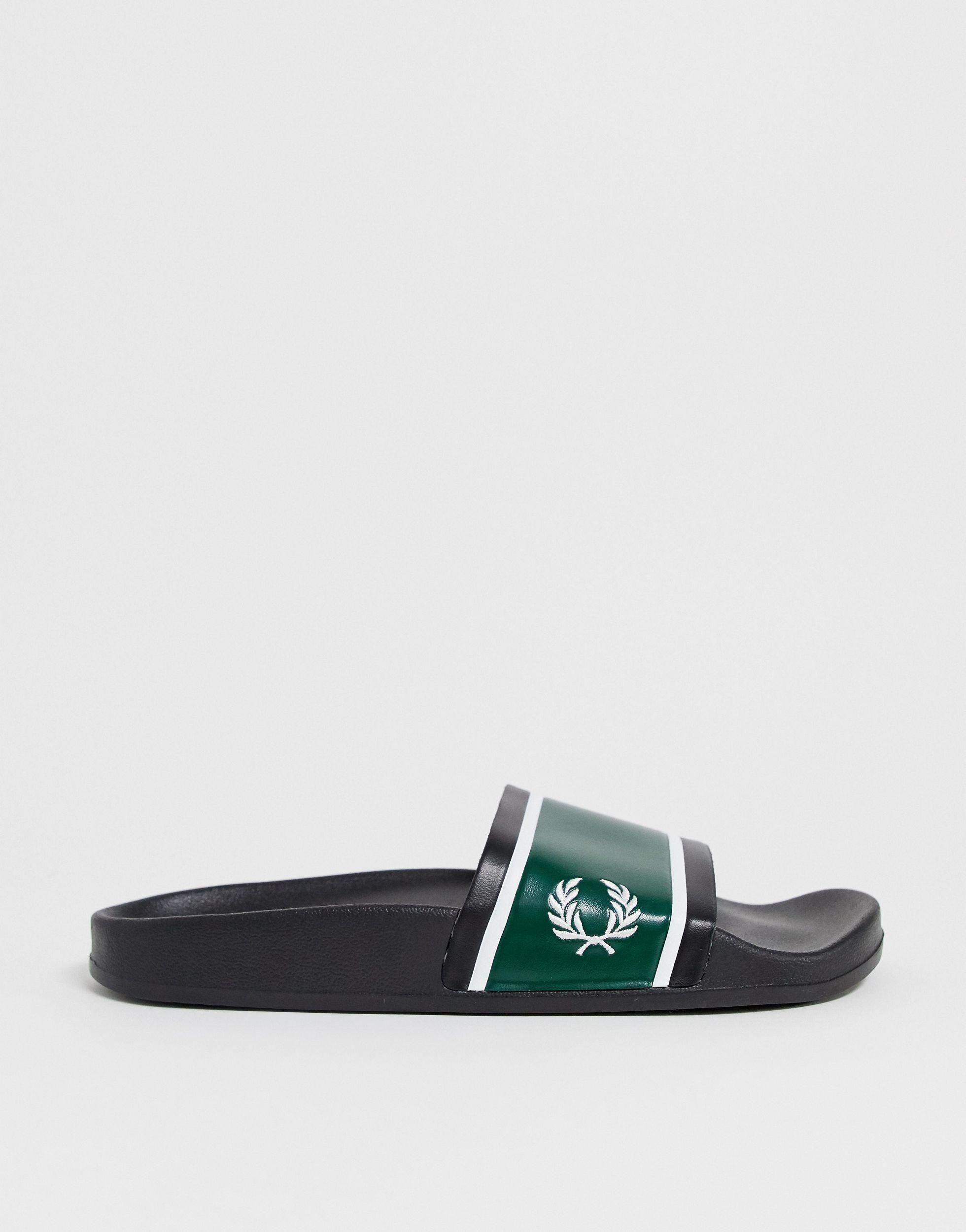 Fred Perry Logo Pool Sliders in Black for Men | Lyst