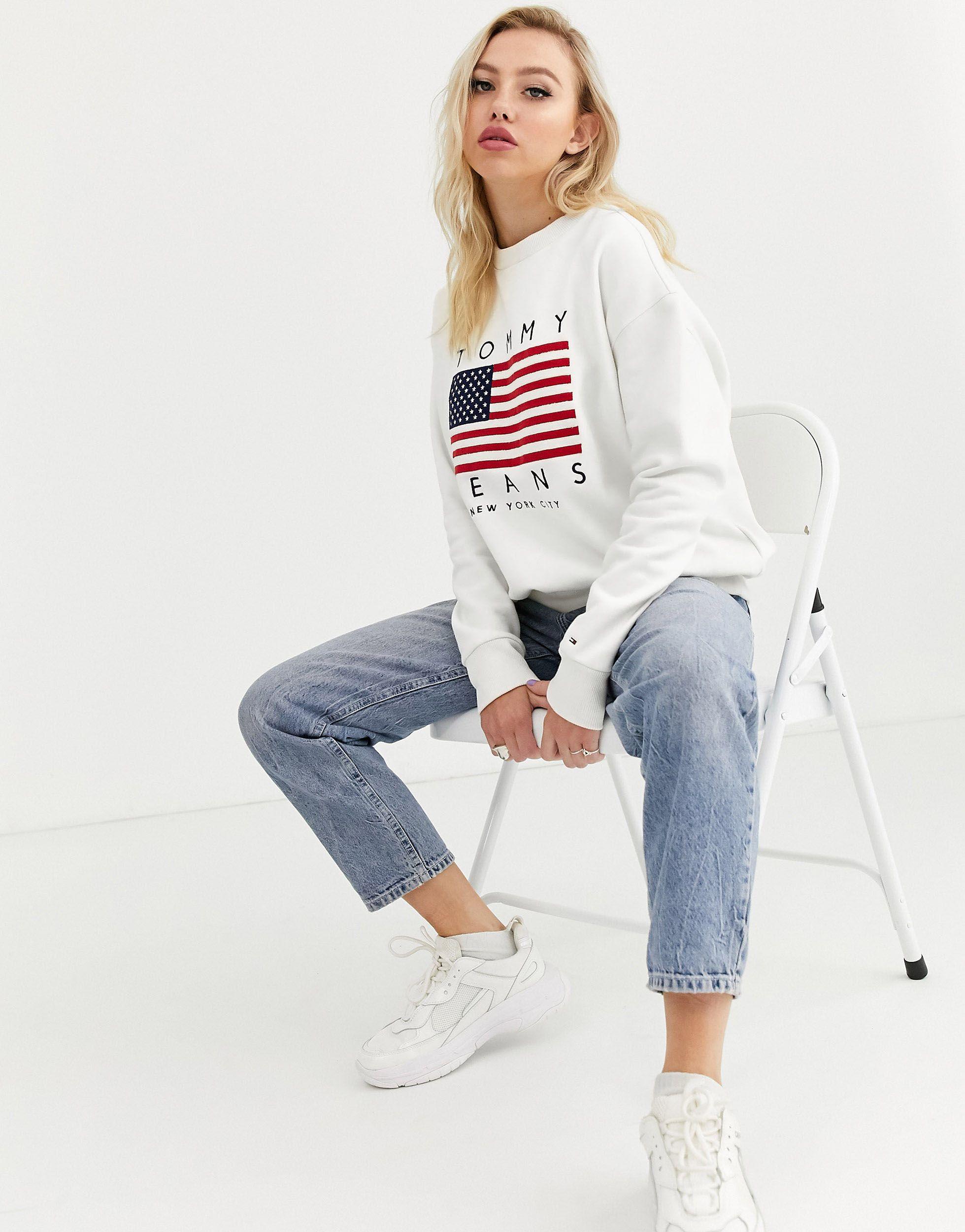 Tommy Hilfiger Us Flag Logo Sweatshirt in White | Lyst