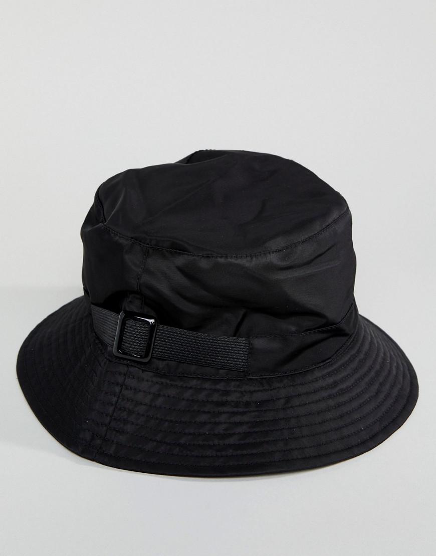 bucket hat stradivarius