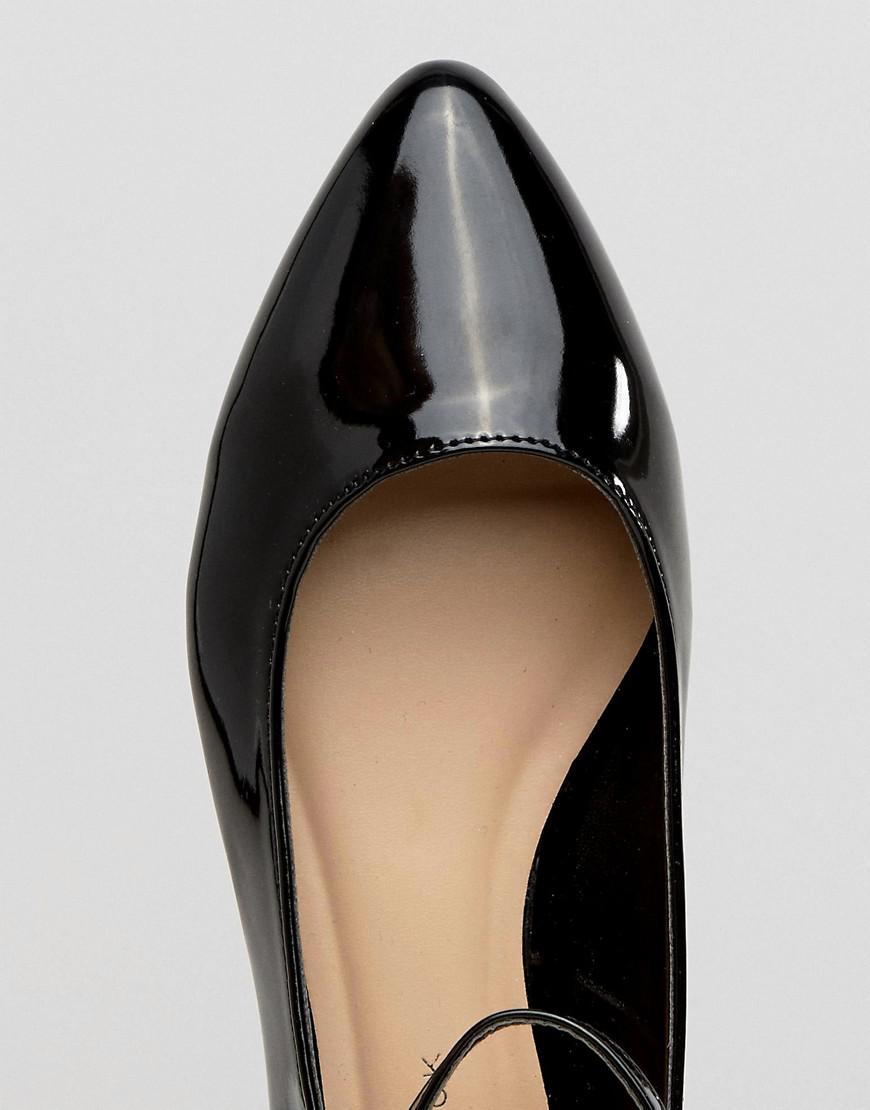 New Look Black Patent Ankle Strap Point 