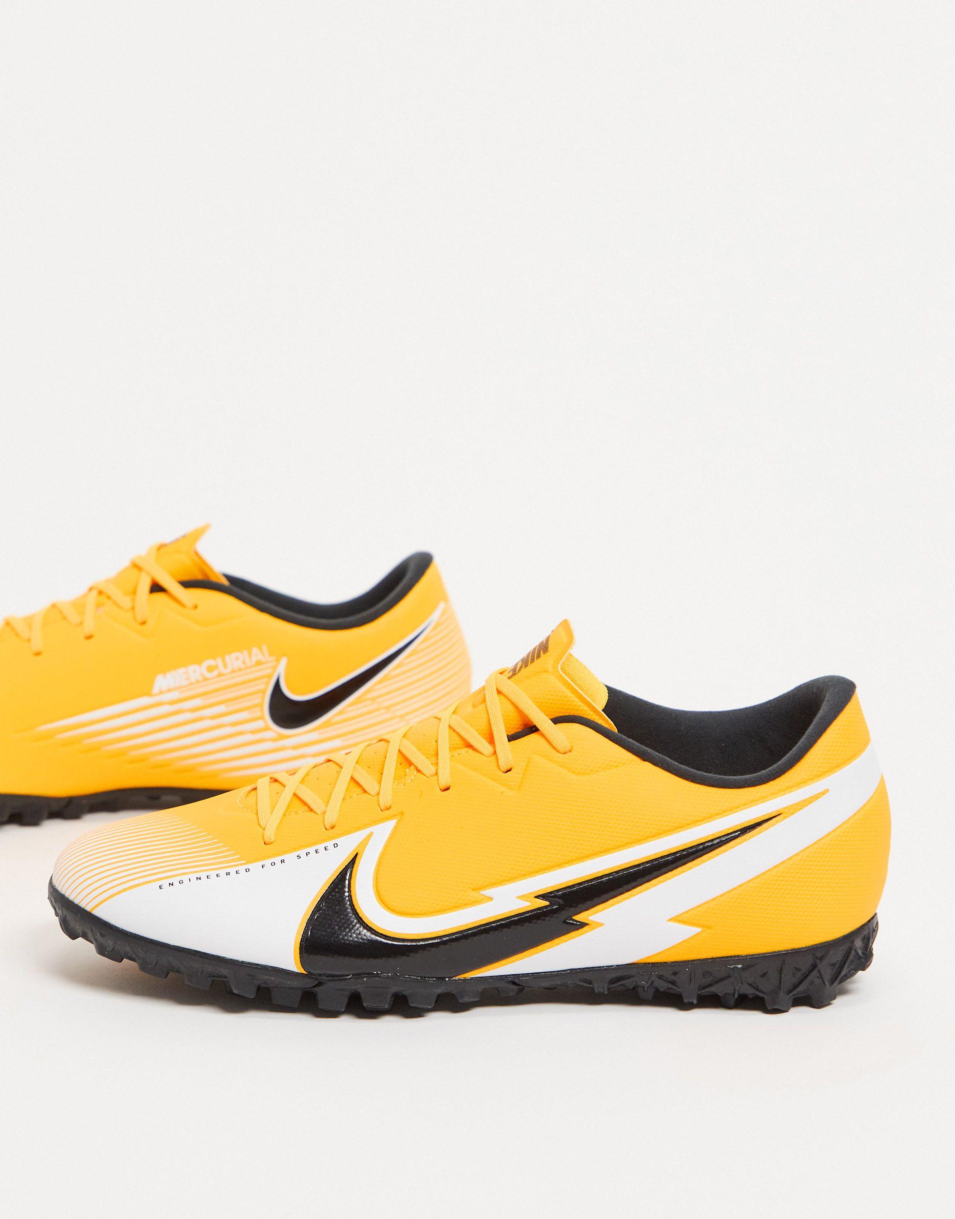 Tenis Casual Nike Air Force 1 07 LV8 NBA Amarillo de Hombre | Innvictus