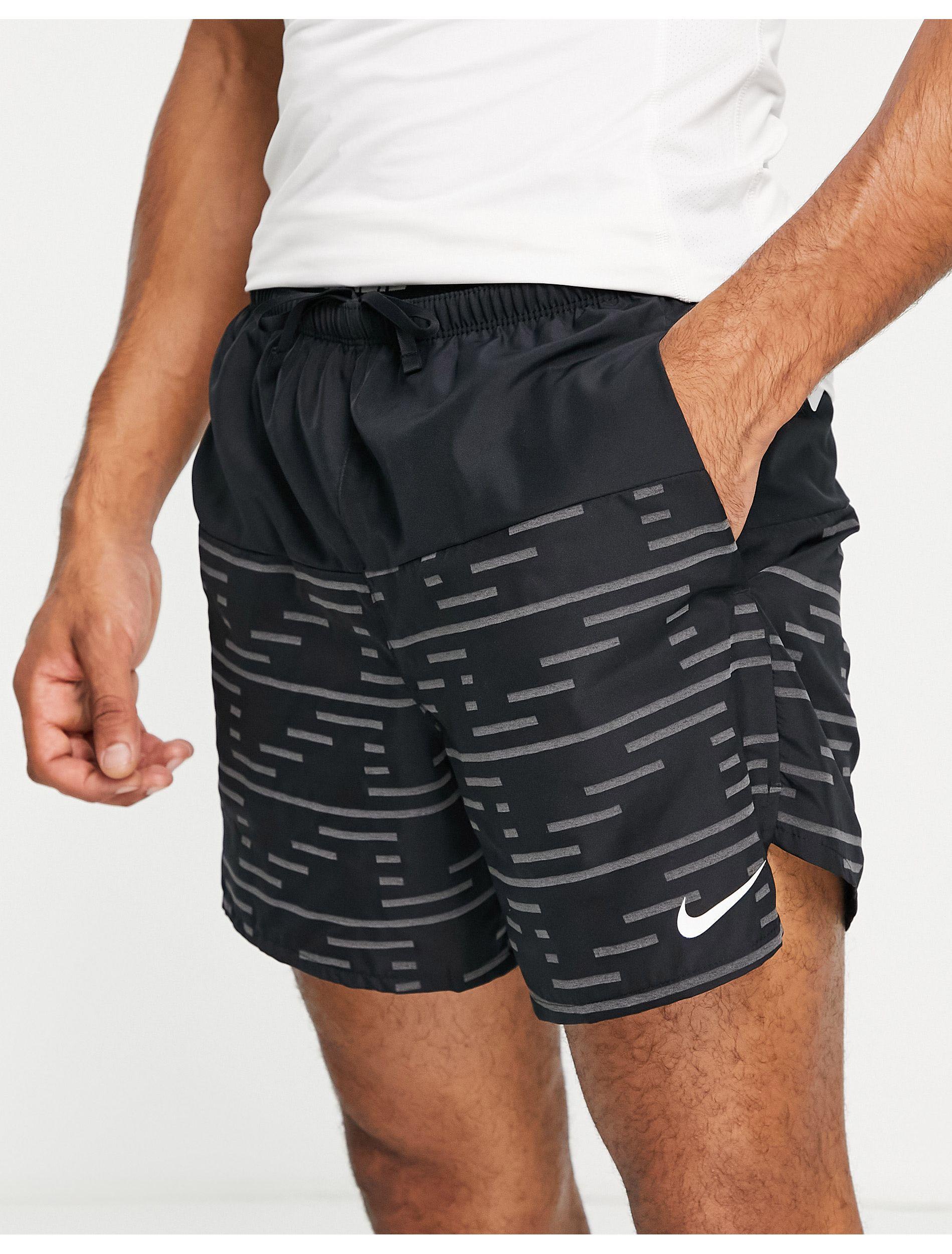 Nike Run Division Challenger Flash 