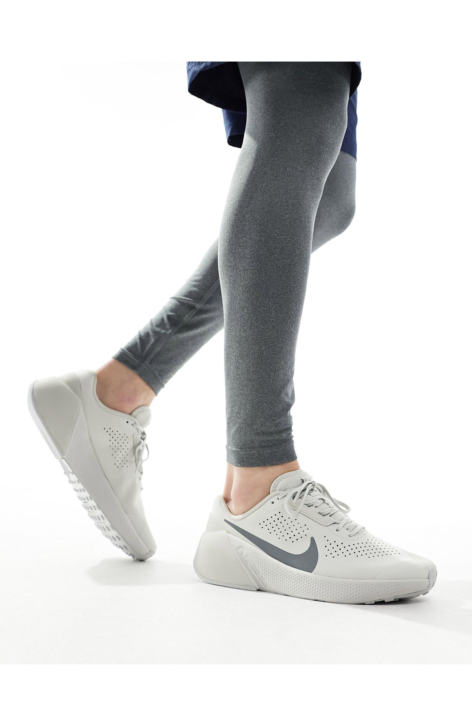 mens nike tr
