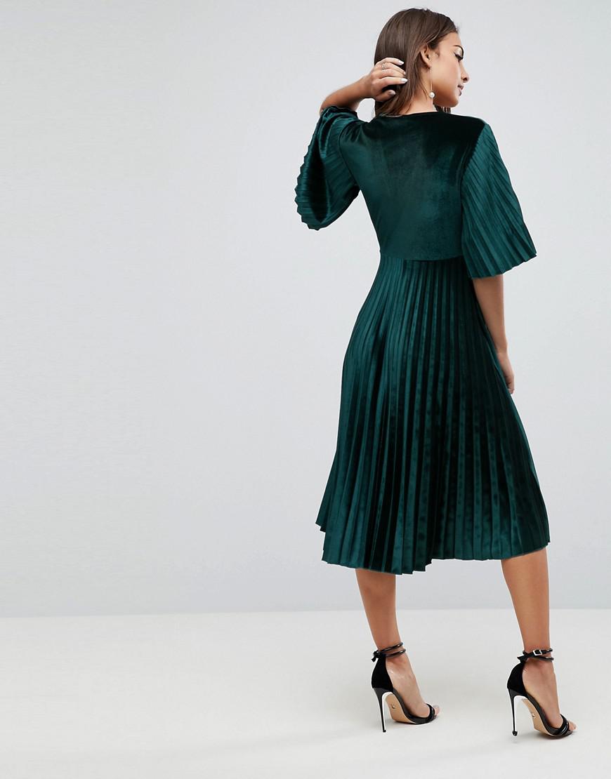 plain black dress with sleeves