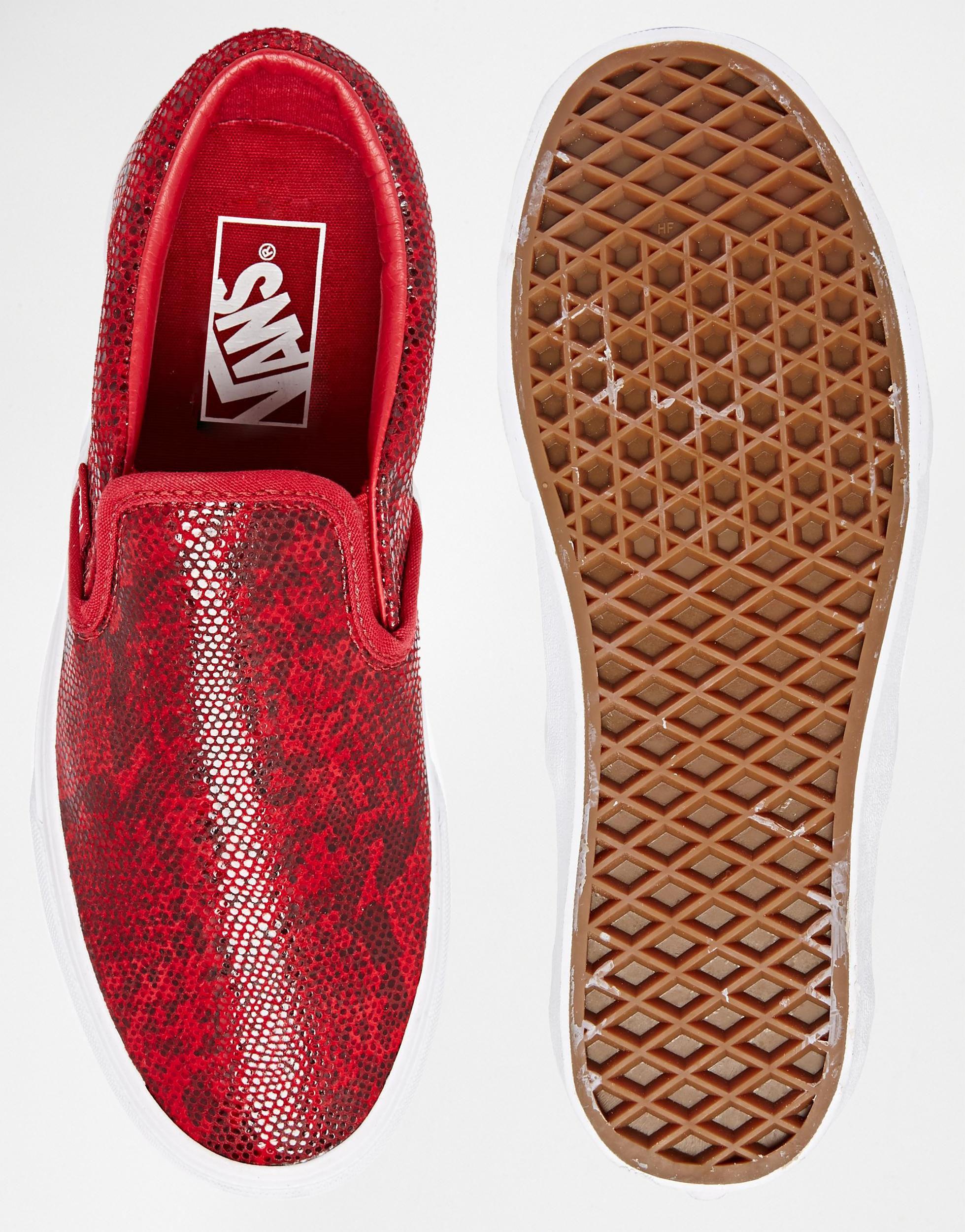 Vans Classic Pebble Snake Slip On Trainers in Red | Lyst