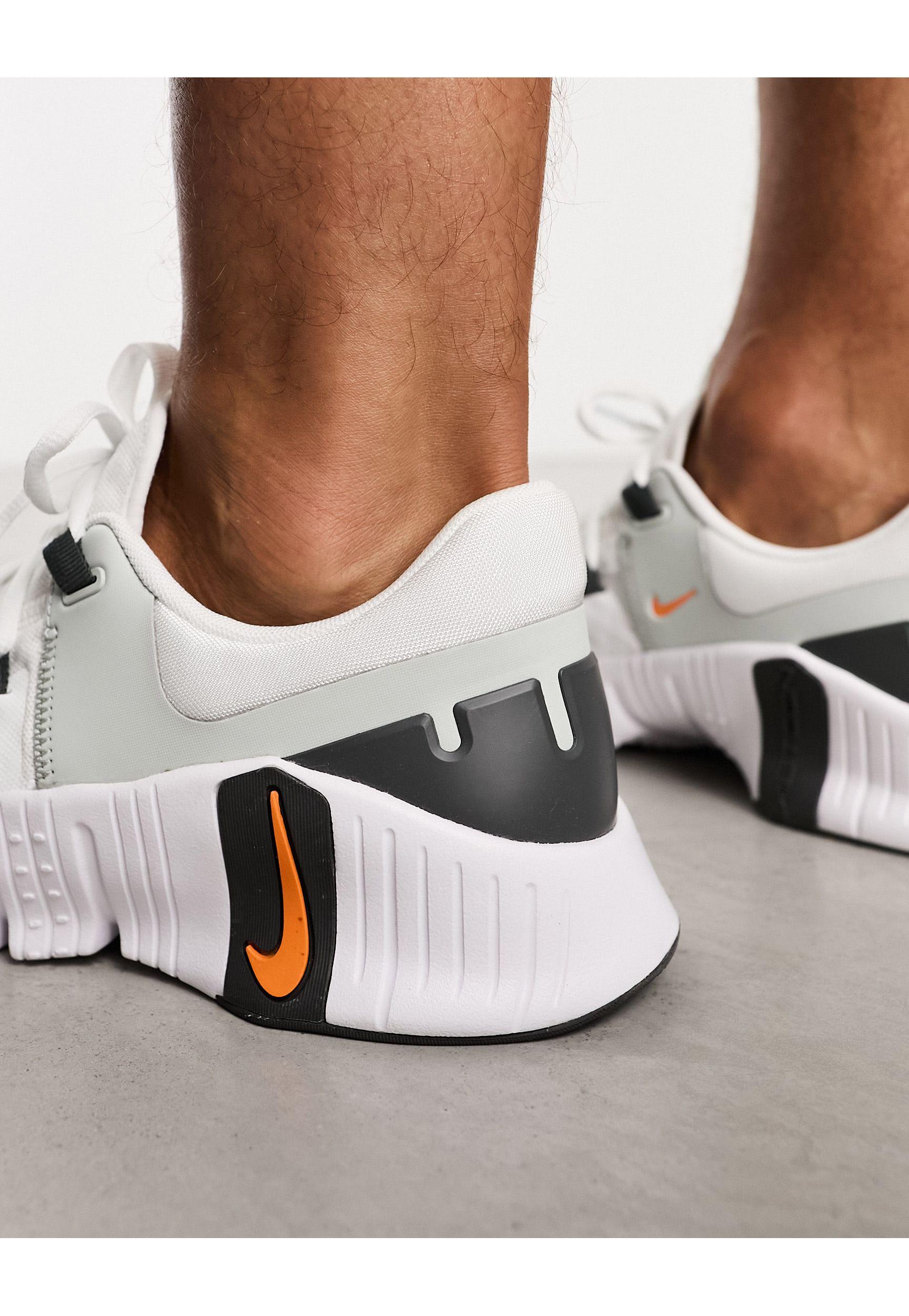 Nike free bianche hotsell