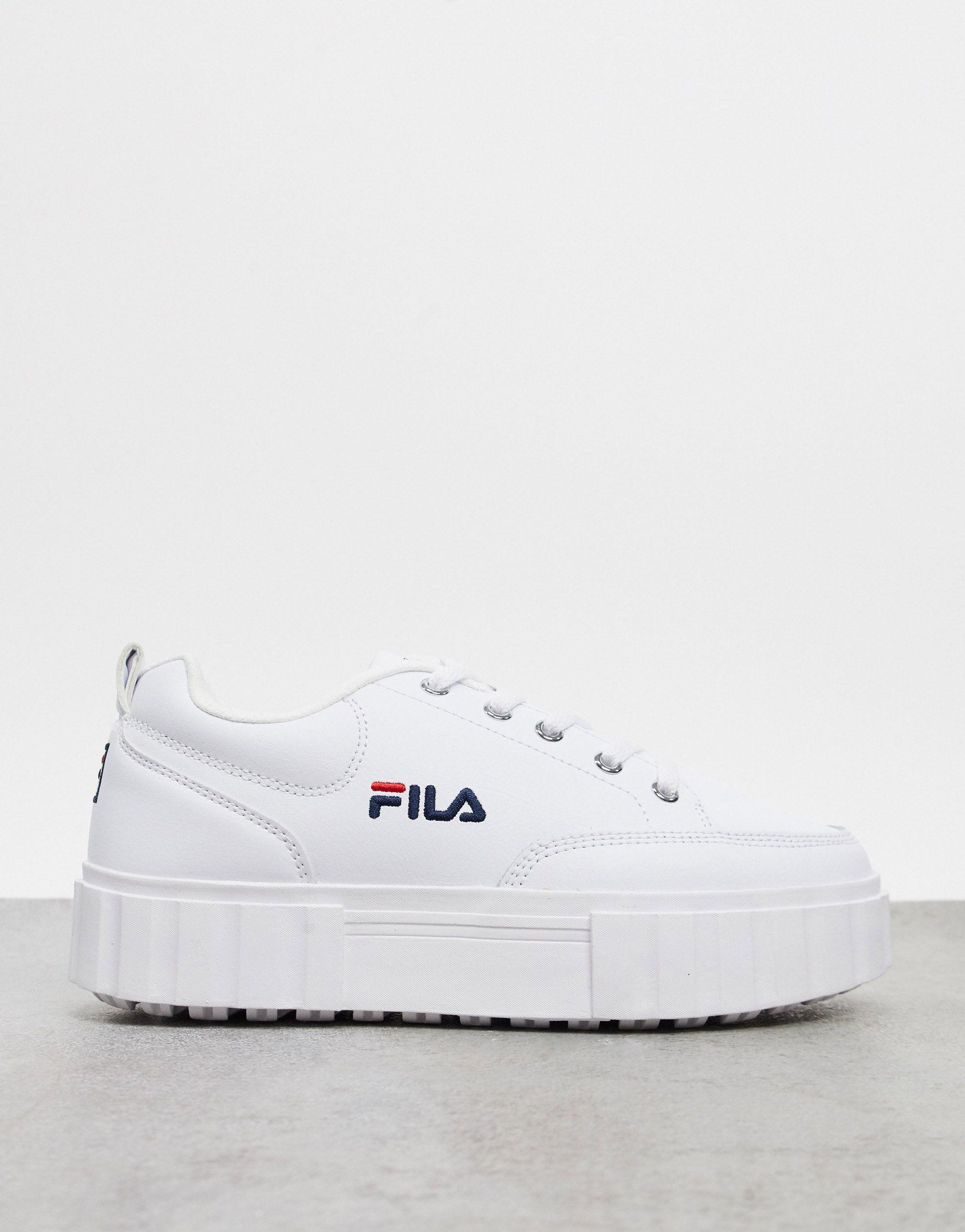 fila sandblast court trainer in white