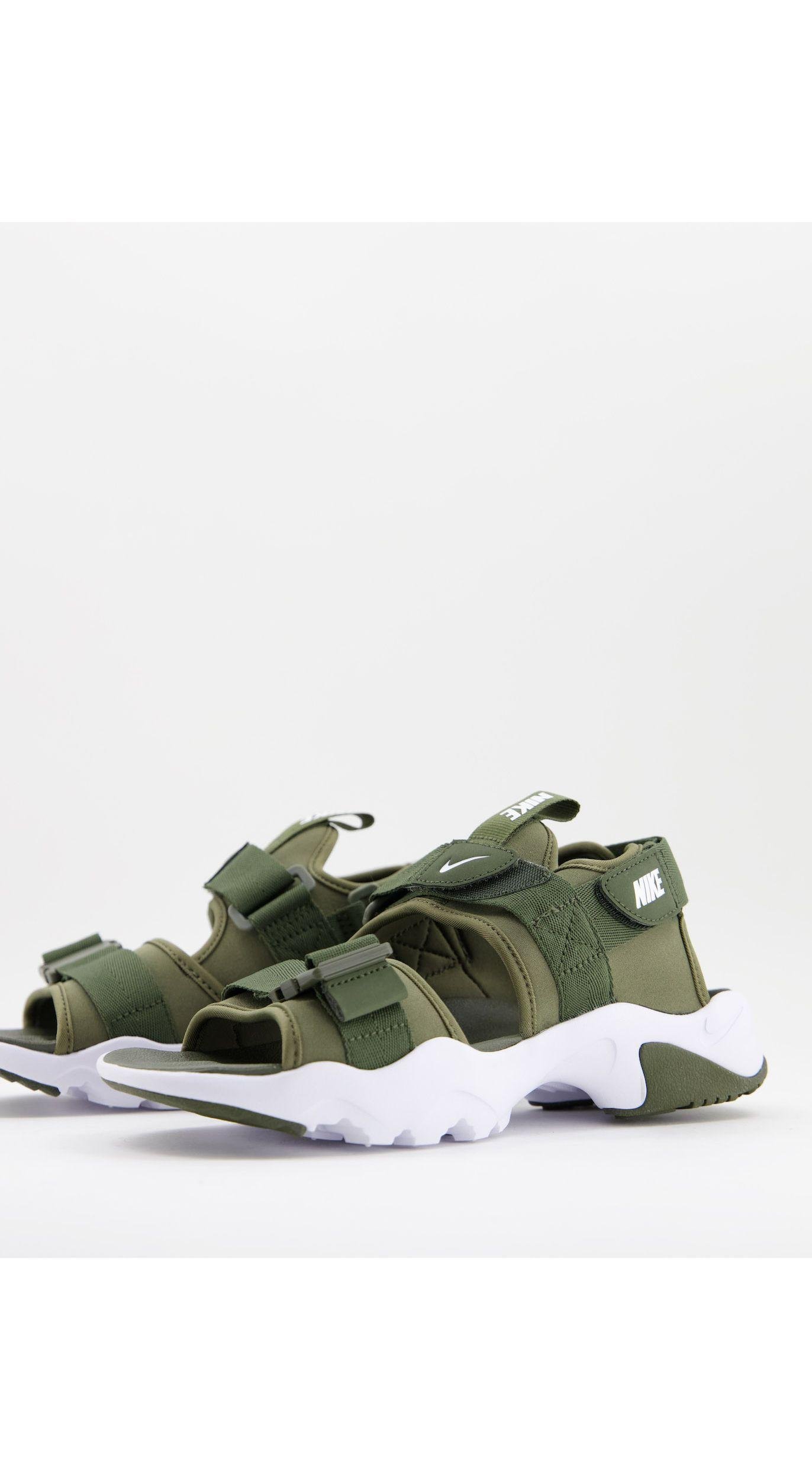 Afbreken De neiging hebben poort Nike Canyon Hiking - Sneaker-sandalen in het Groen voor heren | Lyst NL