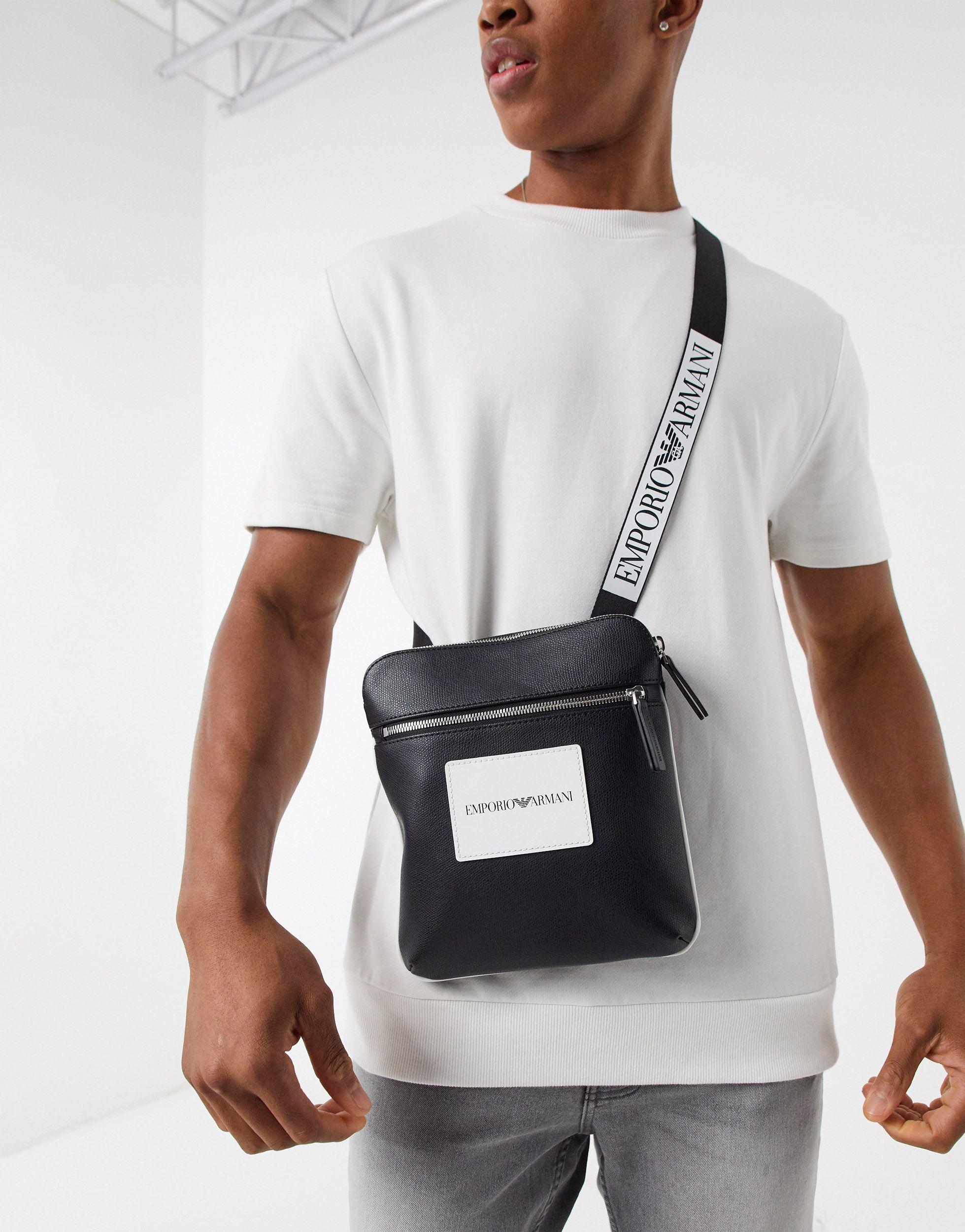 Tarjetero de piel abatanada con bandolera | EMPORIO ARMANI Hombre