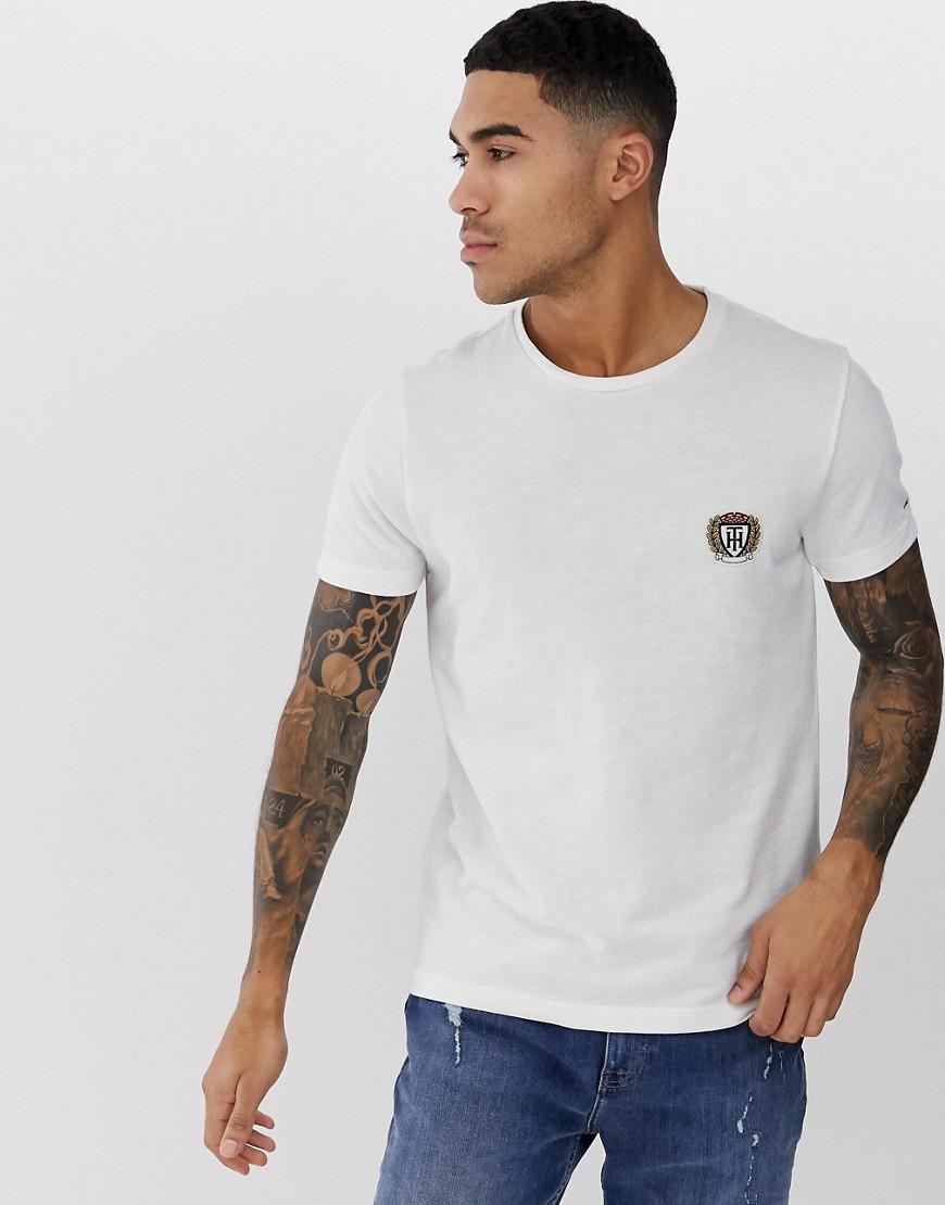 tommy hilfiger badge t shirt