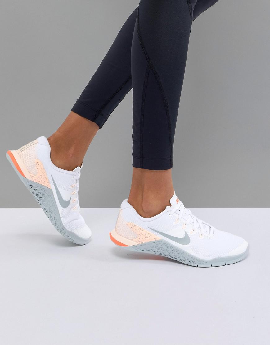 Nike Metcon Trainers In White And Peach | Lyst Australia