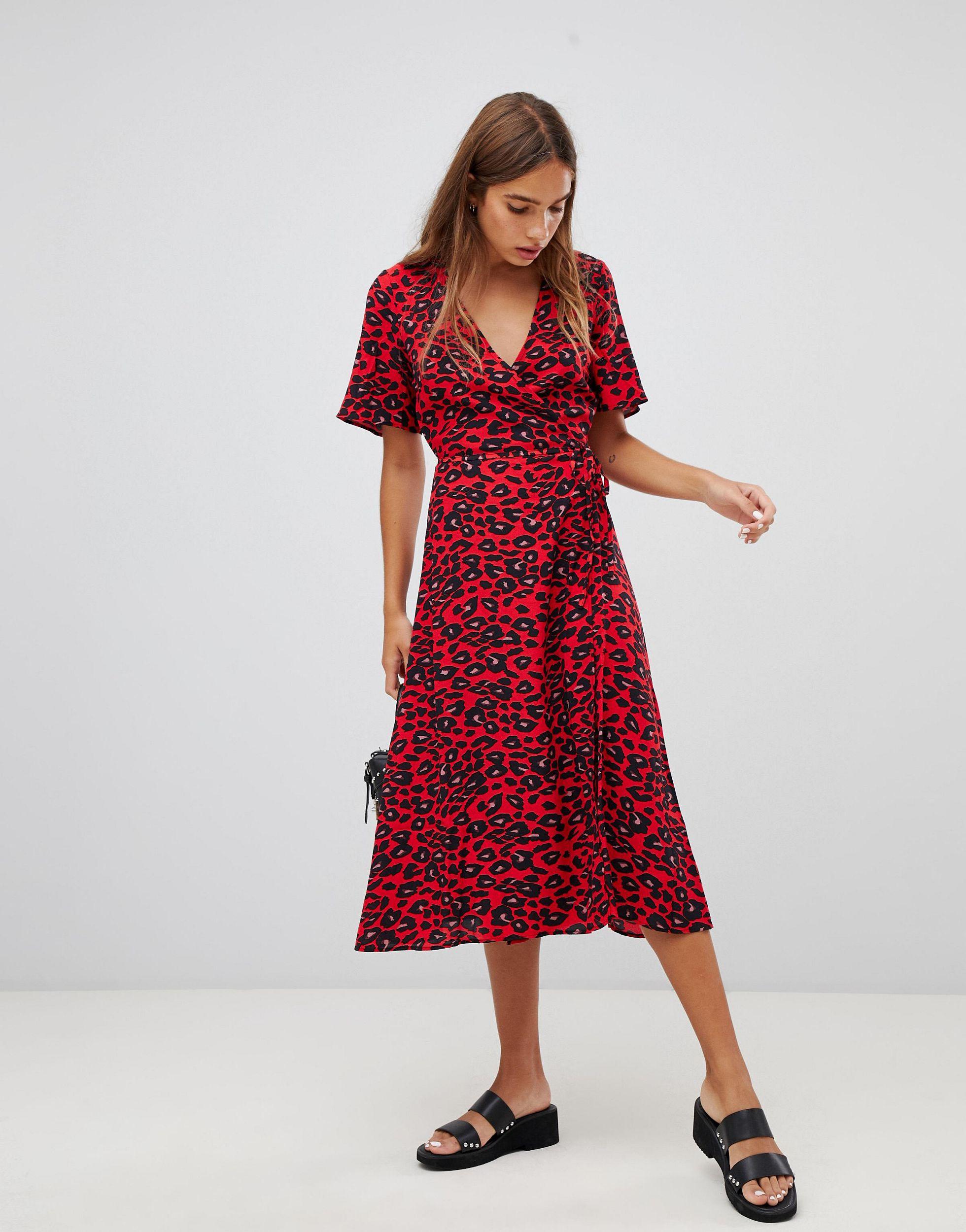 New Look Midi-jurk Met Overslag En Dierenprint in het Rood | Lyst NL