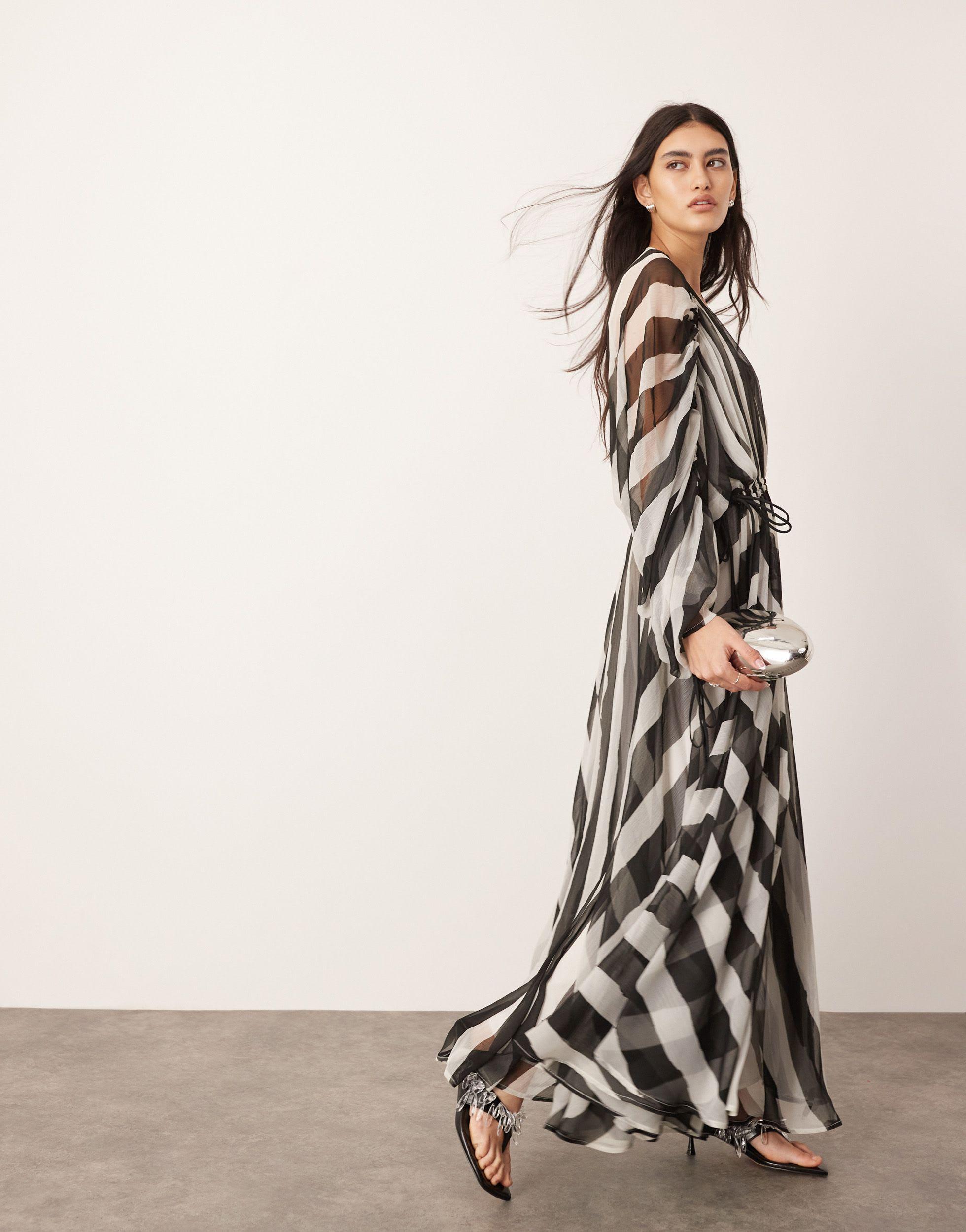 Robe longue oversize rayee en mousseline avec taille froncee noir et blanc ASOS en coloris Neutre Lyst