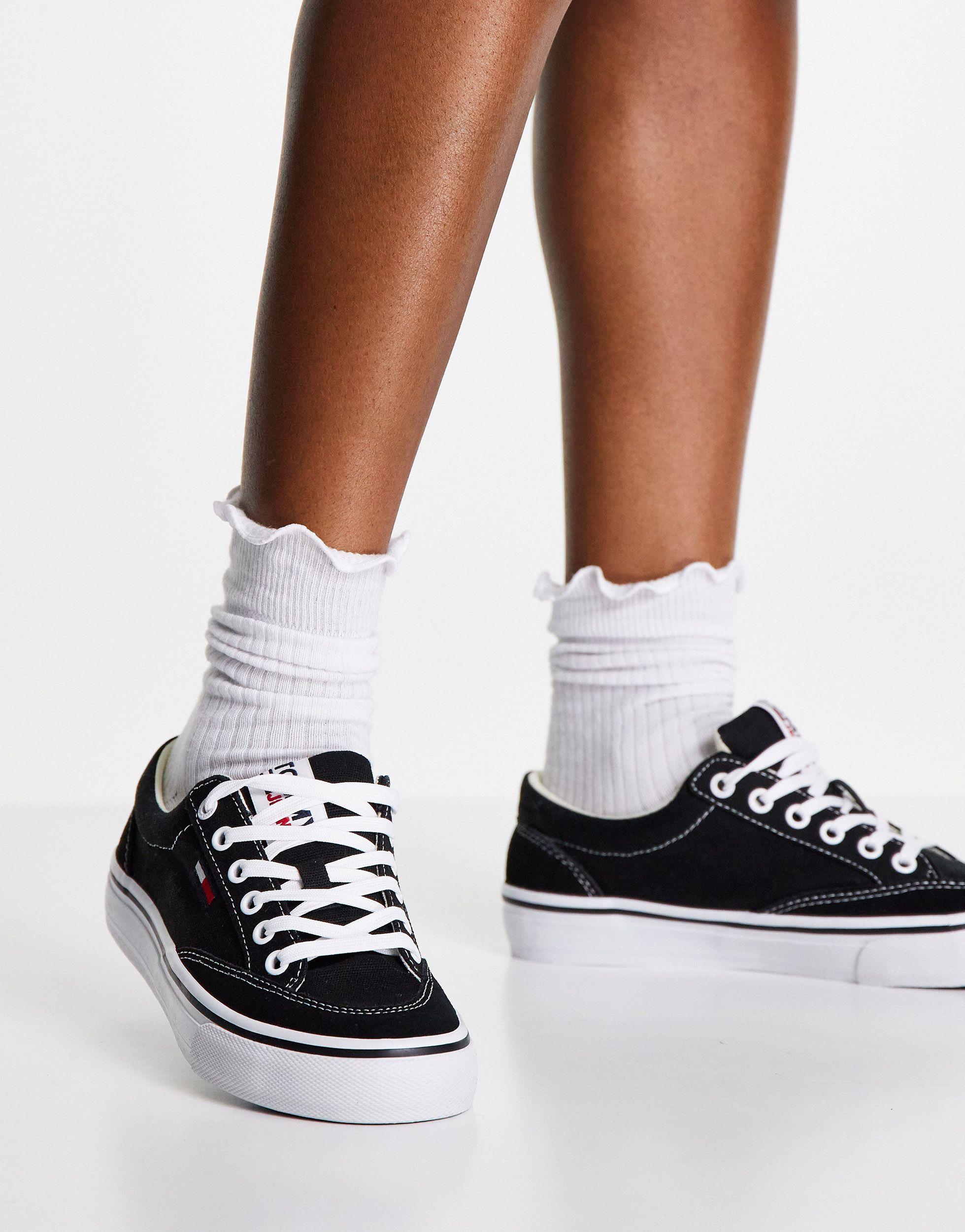 Tommy Hilfiger Flag Logo Low Cut Sneakers in Black | Lyst