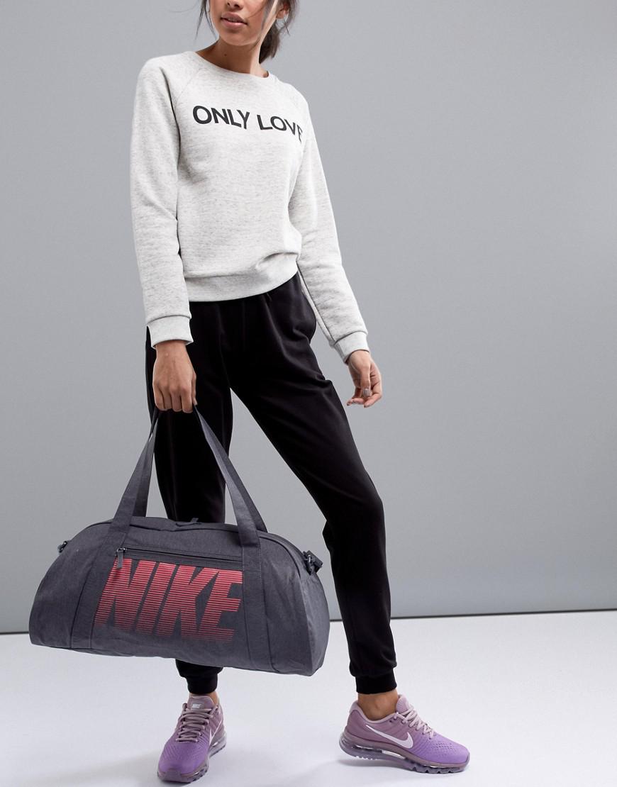 nike gym club training duffel