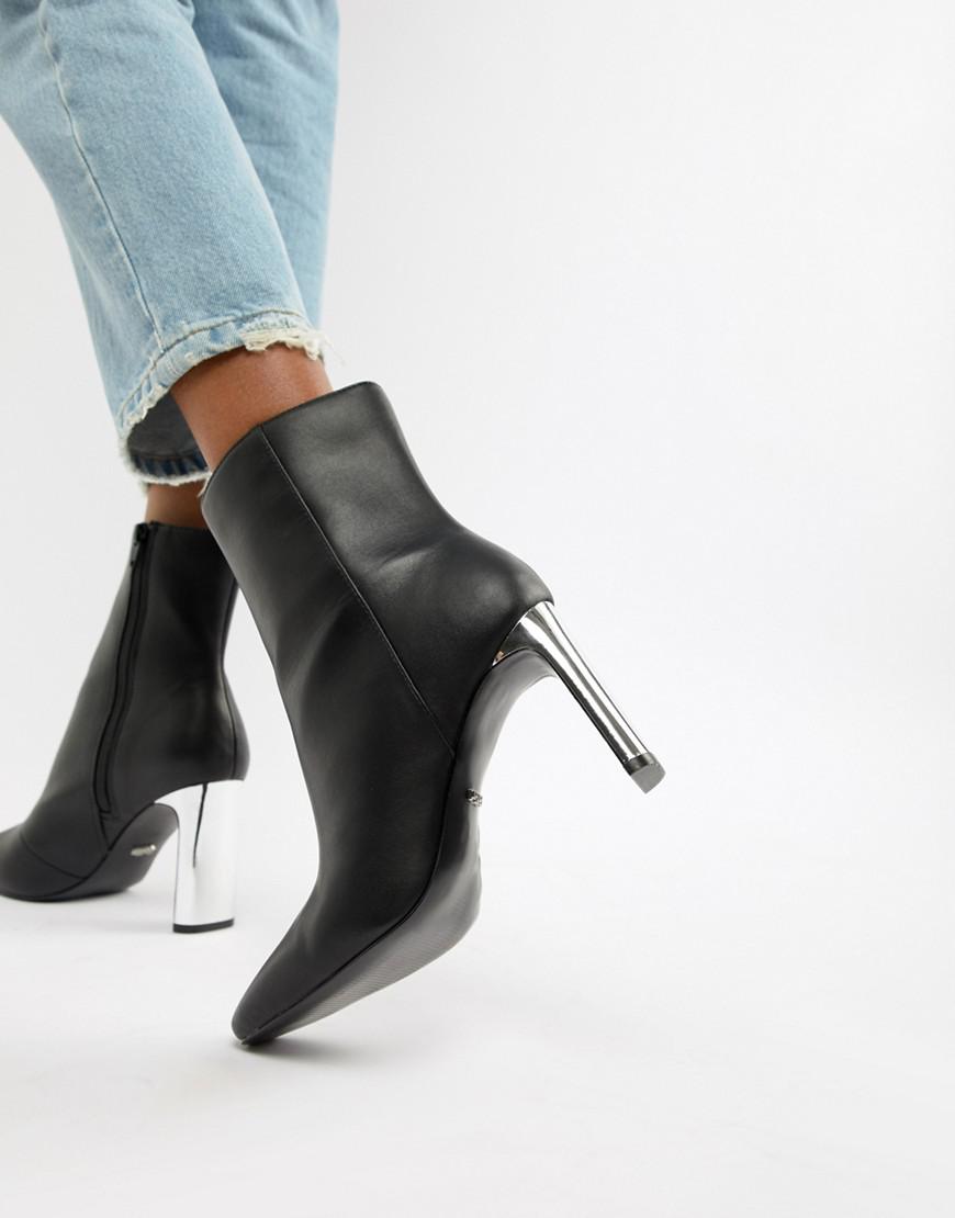 knee length walking boots