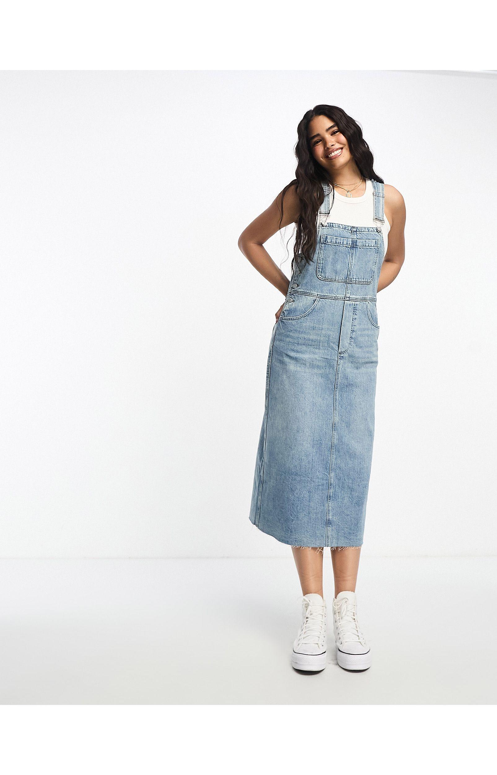 Robe salopette mi longue en jean moyen Urban Revivo en coloris Bleu Lyst