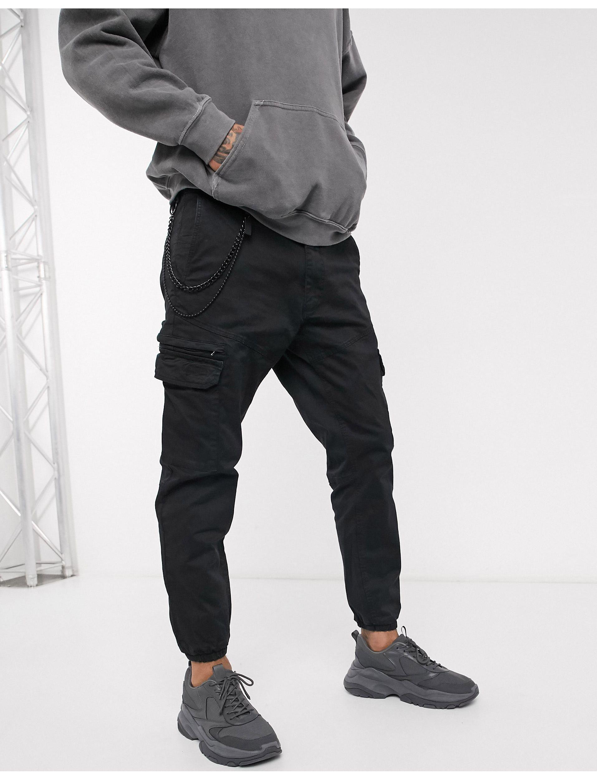 Pull&Bear Cuffed Cargo Pants With Chain in Black for Men