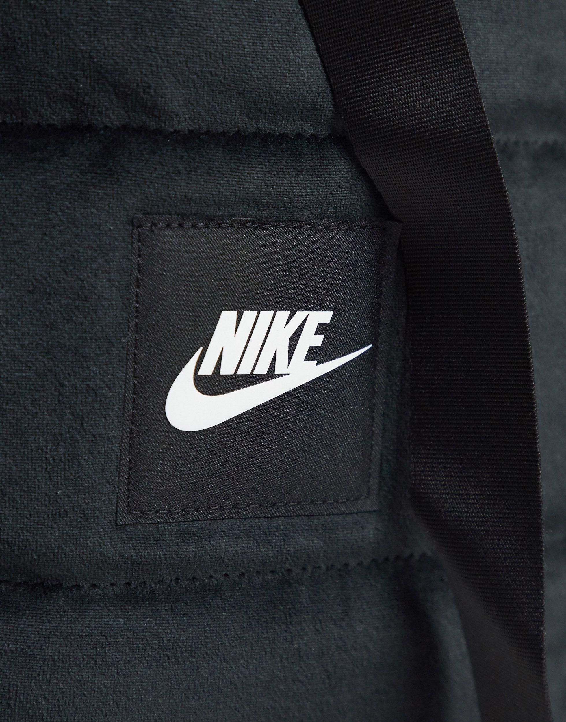 Nike Fluweel Draagtas Van Fluweel in het Zwart - Lyst