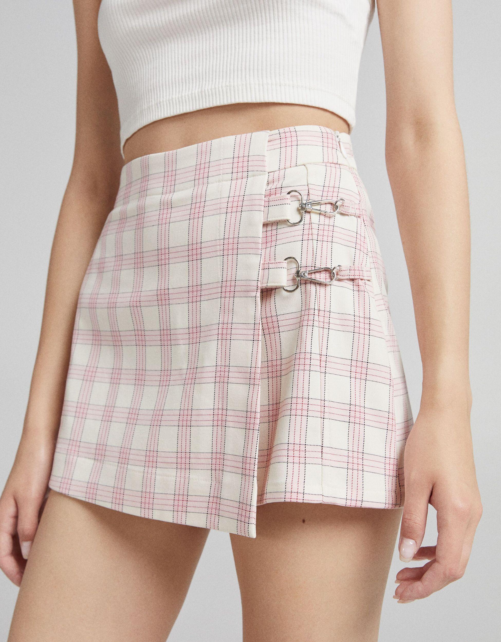 Mini-jupe short à anneaux - carreaux Bershka en coloris Blanc | Lyst
