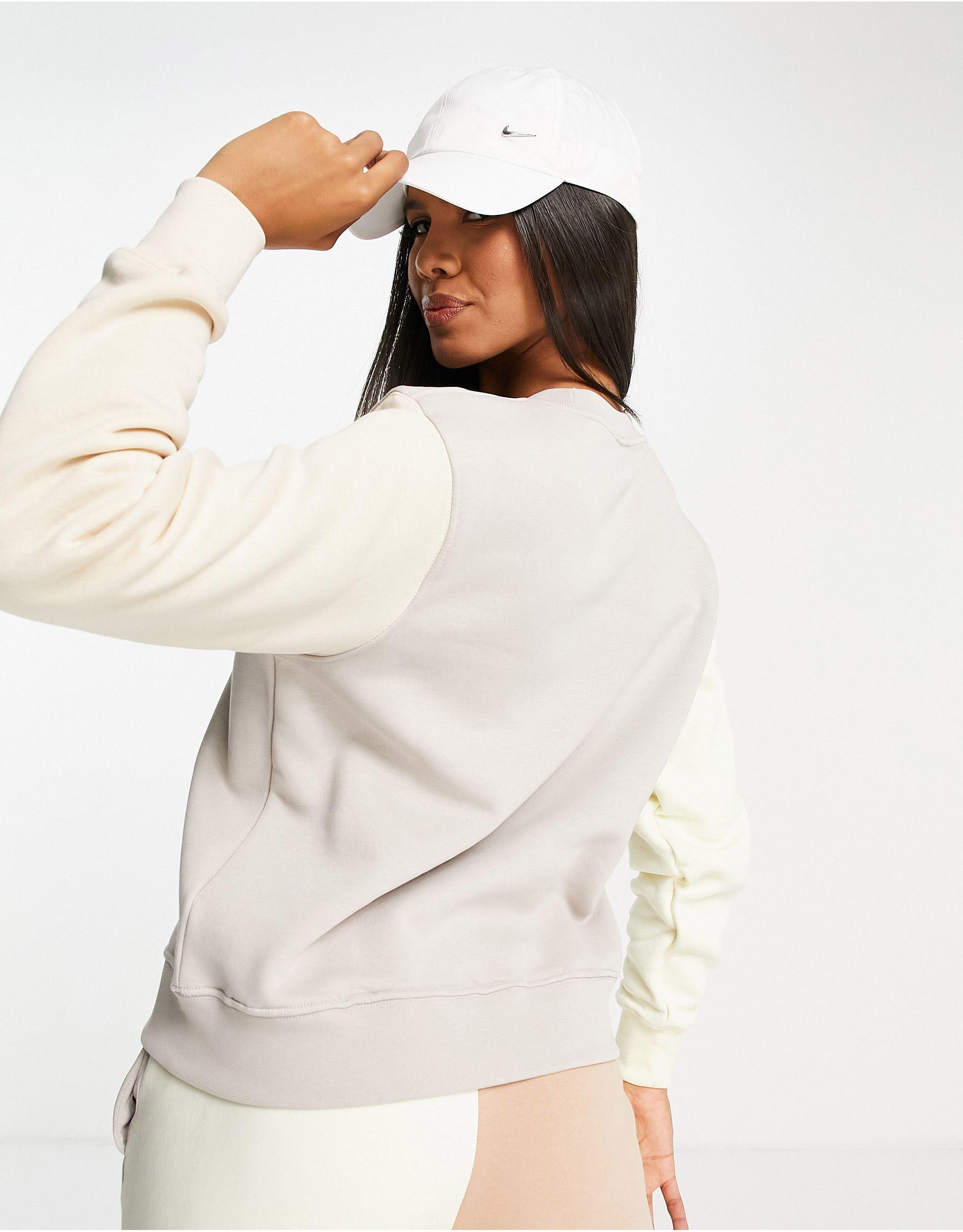 Nike Metallic Swoosh Colour Block Sweatshirt in White | Lyst UK