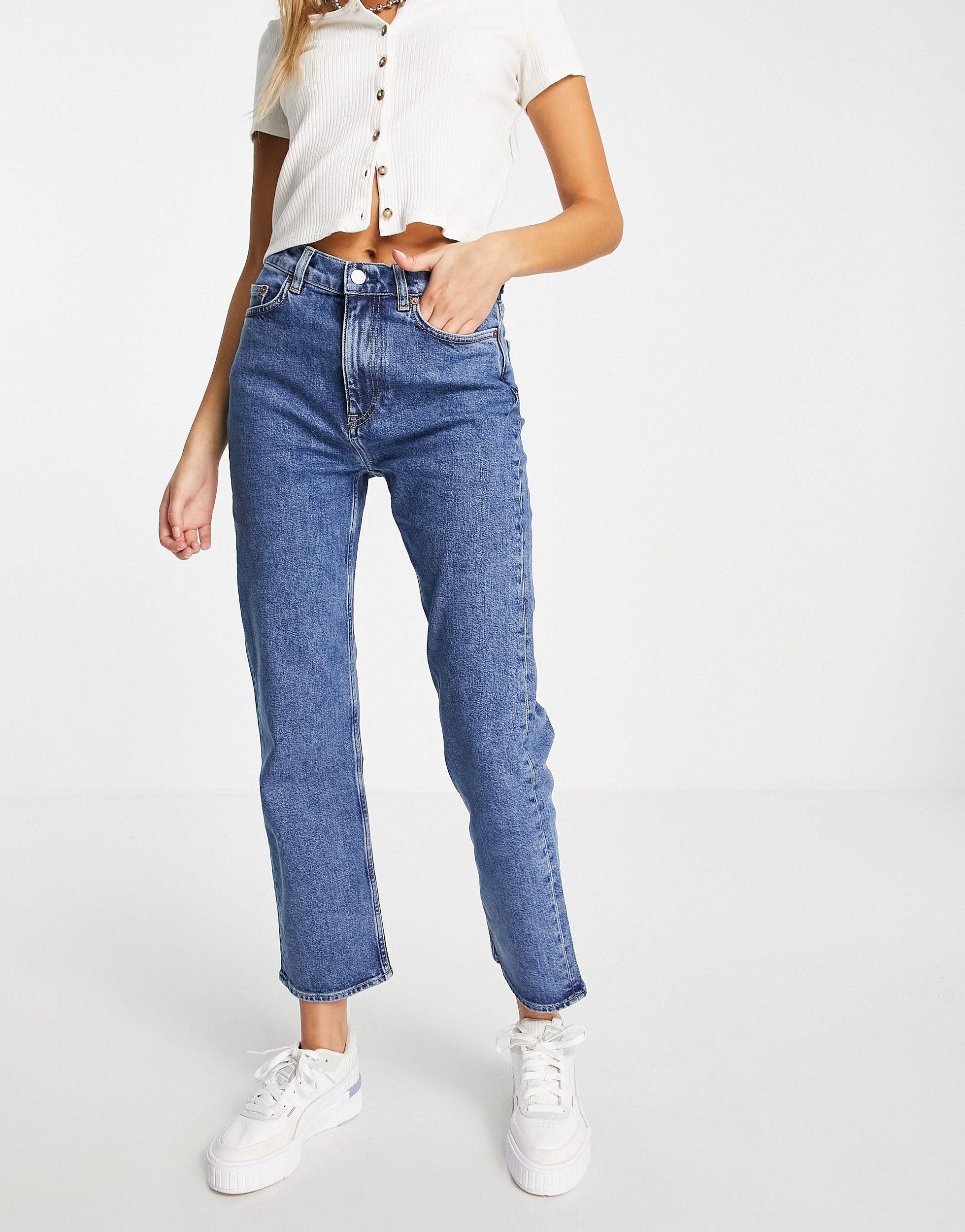 Straight Leg Mid Rise Cropped Jeans 