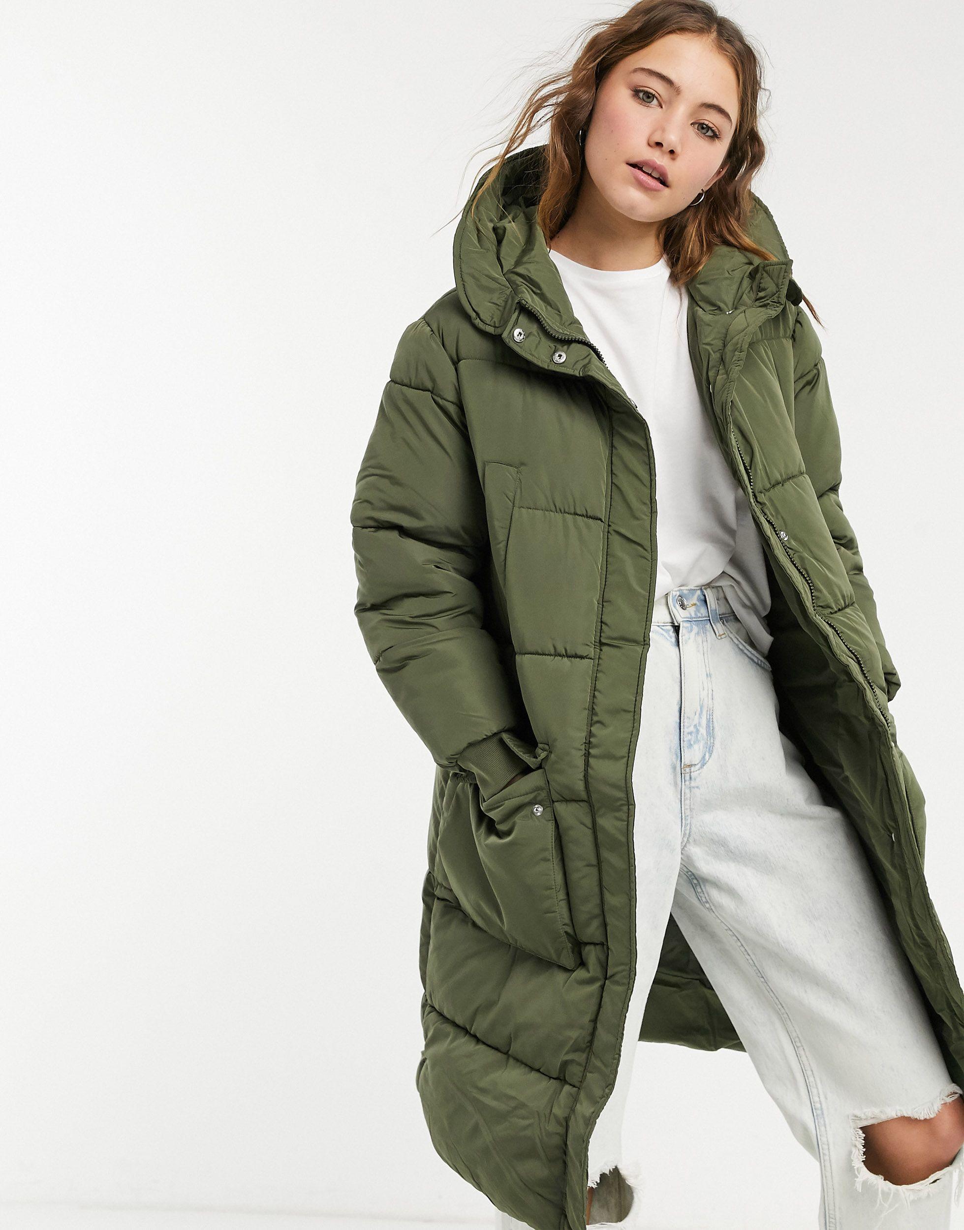 Abrigo acolchado largo Pieces de color Verde | Lyst