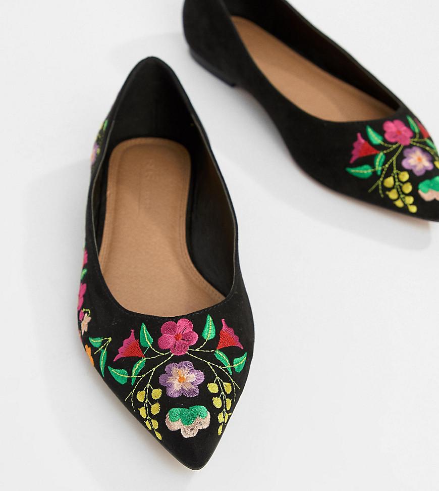Wide fit top pointed flat shoes