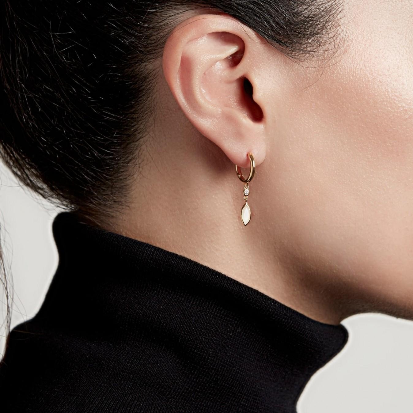 Astley Clarke Paloma Petal Moonstone Gold Drop Earrings in Metallic - Lyst