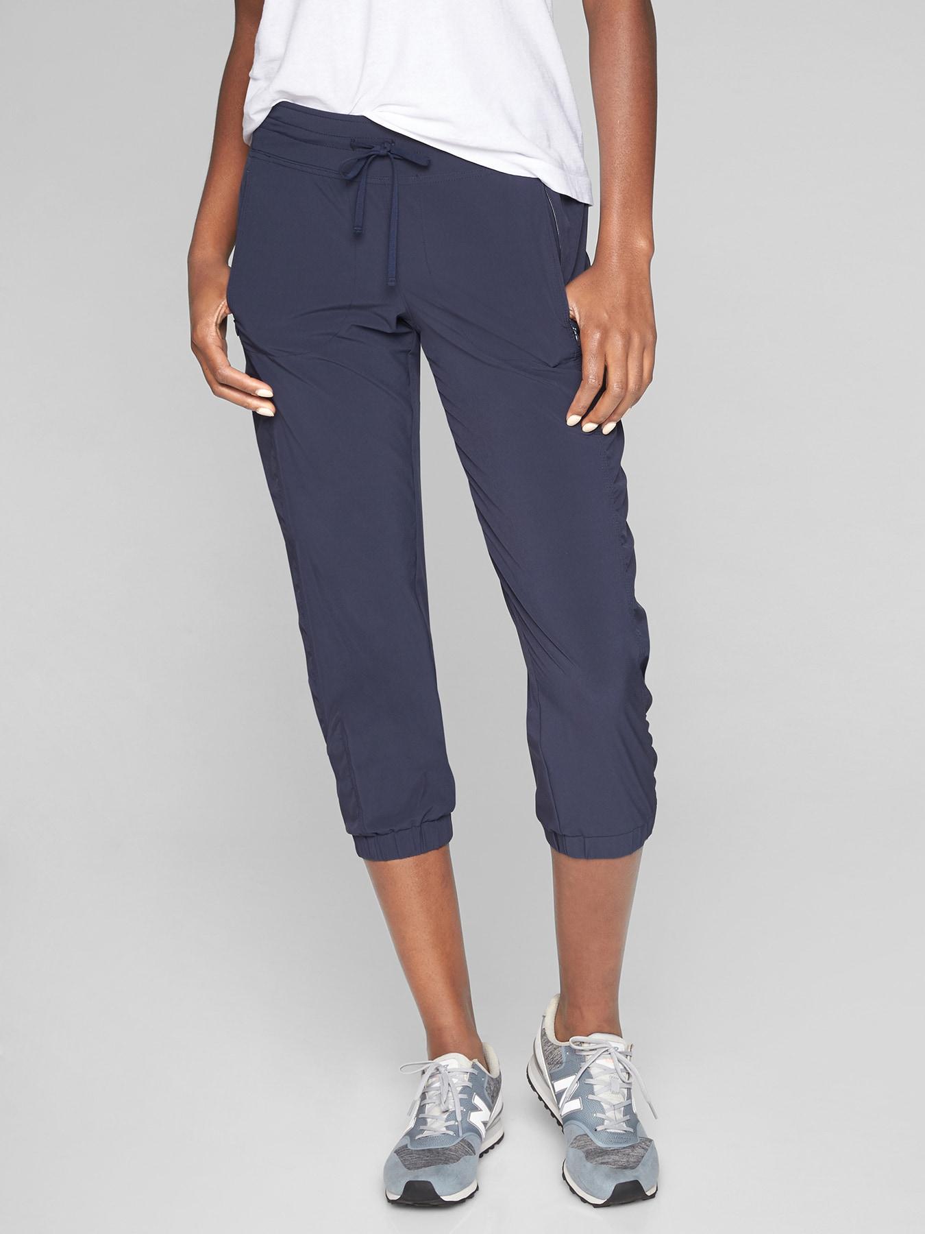 Athleta Synthetic La Viva Capri in Navy 