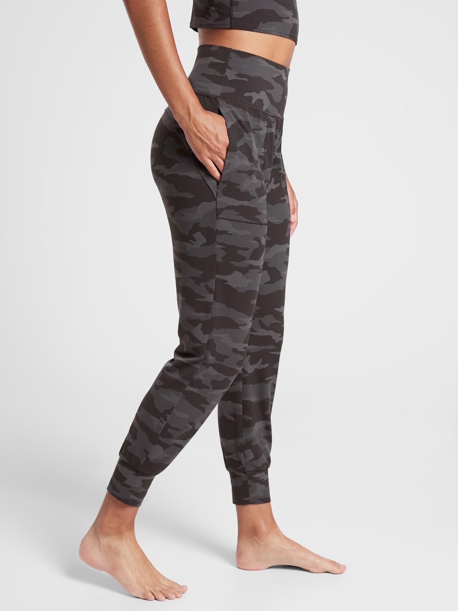 salutation jogger