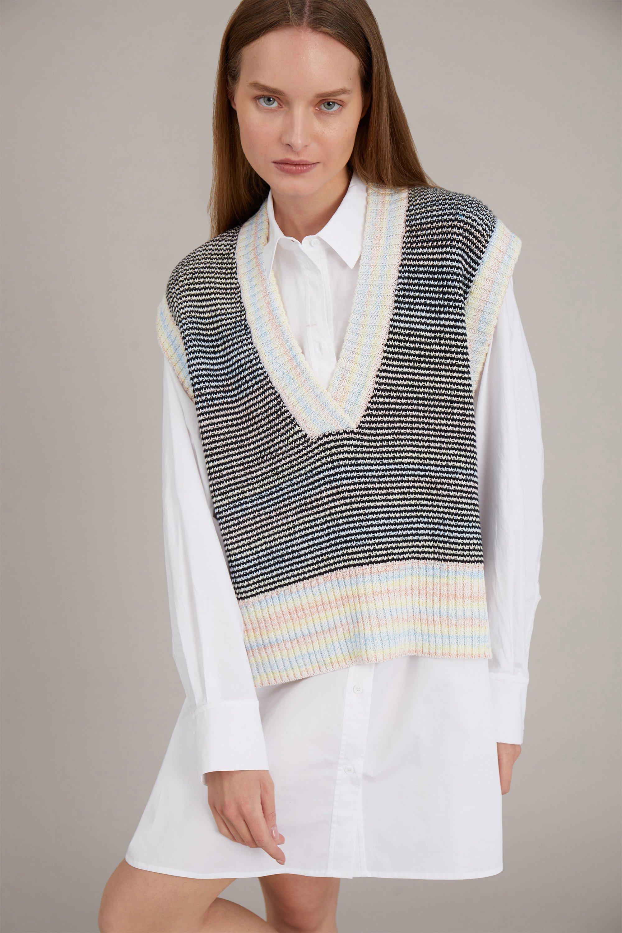 Munthe Synthetic Vamp Sweater Vest in 