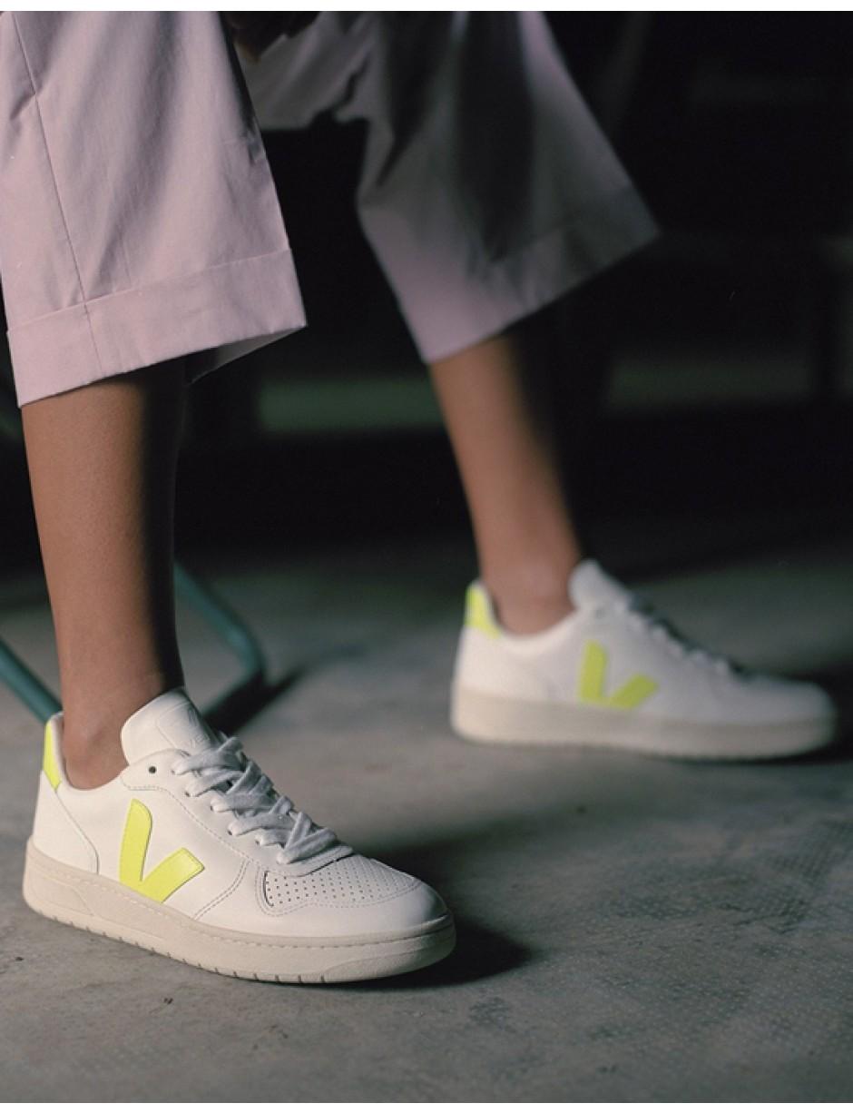 Veja V-10 Leather Trainers - Extra White/jaune Fluo | Lyst