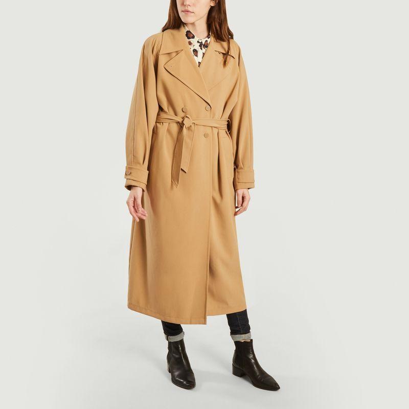 second female spin coat