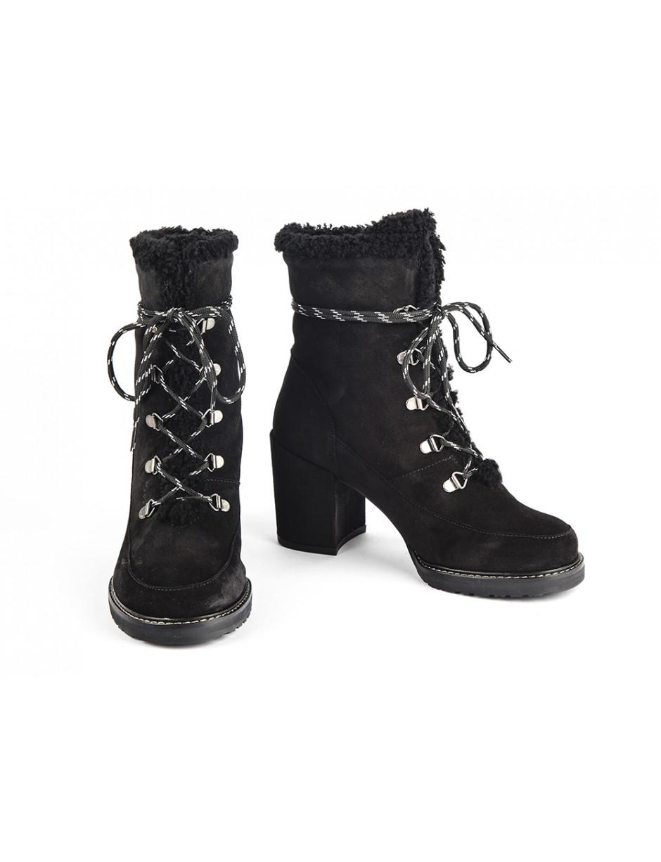 stuart weitzman yukon bootie
