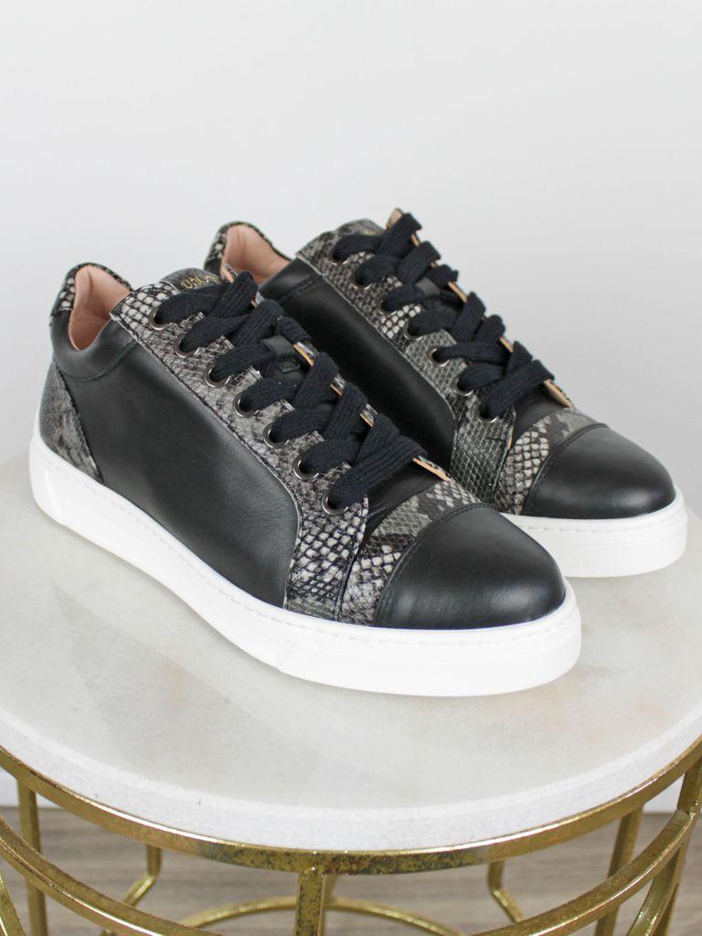 black fashion trainers