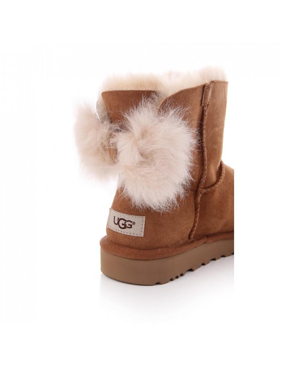 fluff bow ugg
