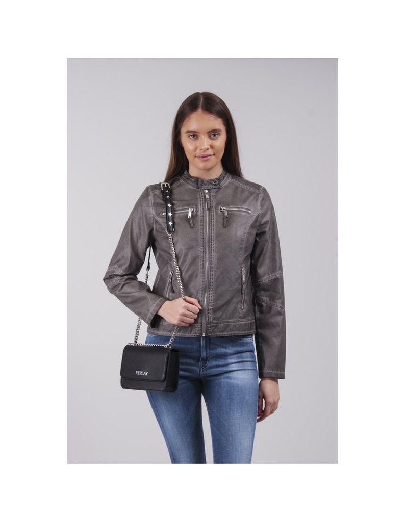 black small chain bag