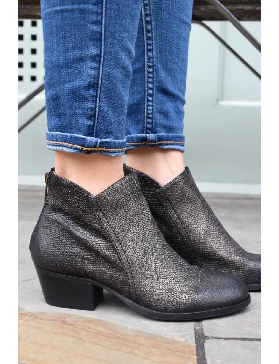 koolaburra by ugg material