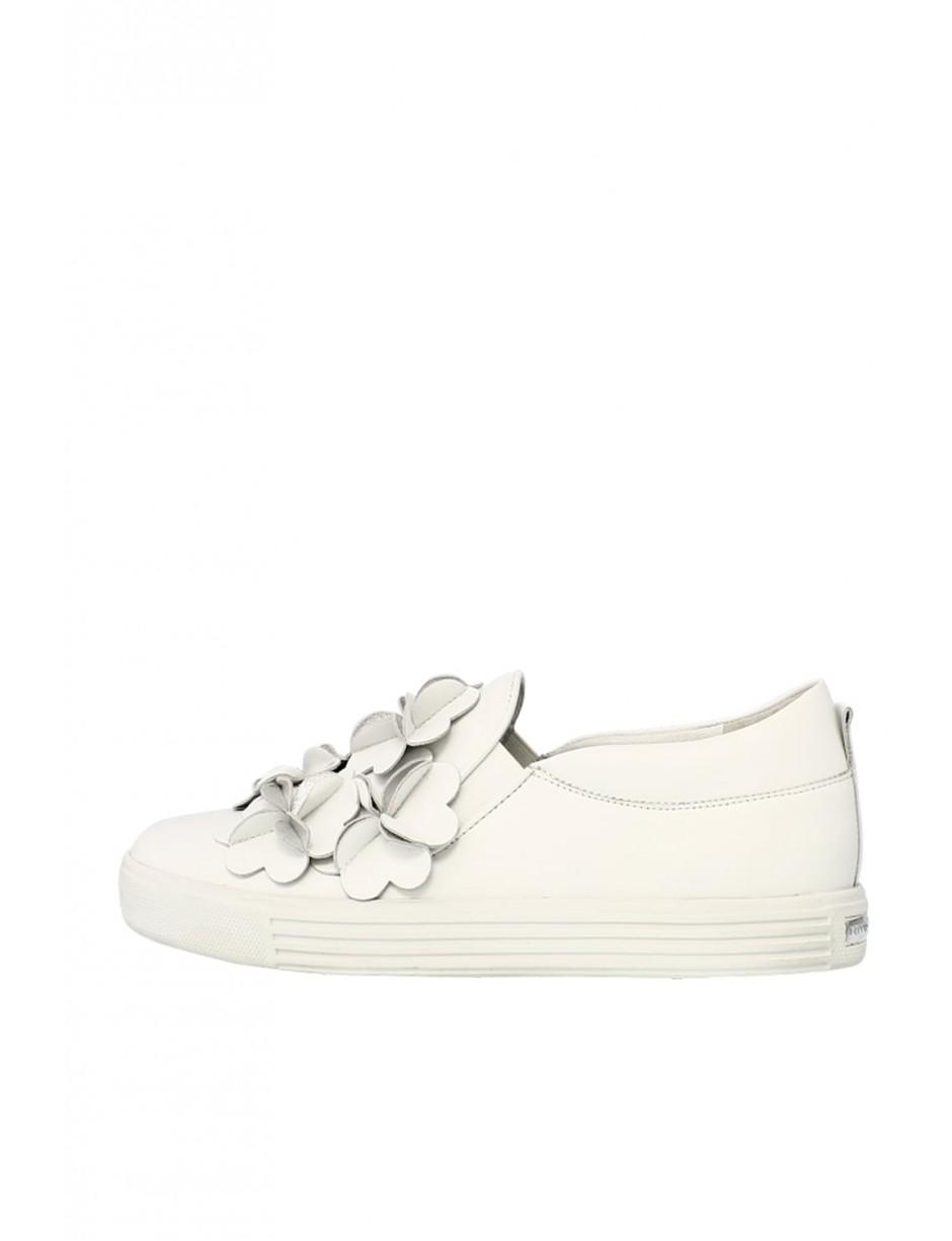 white flower trainers