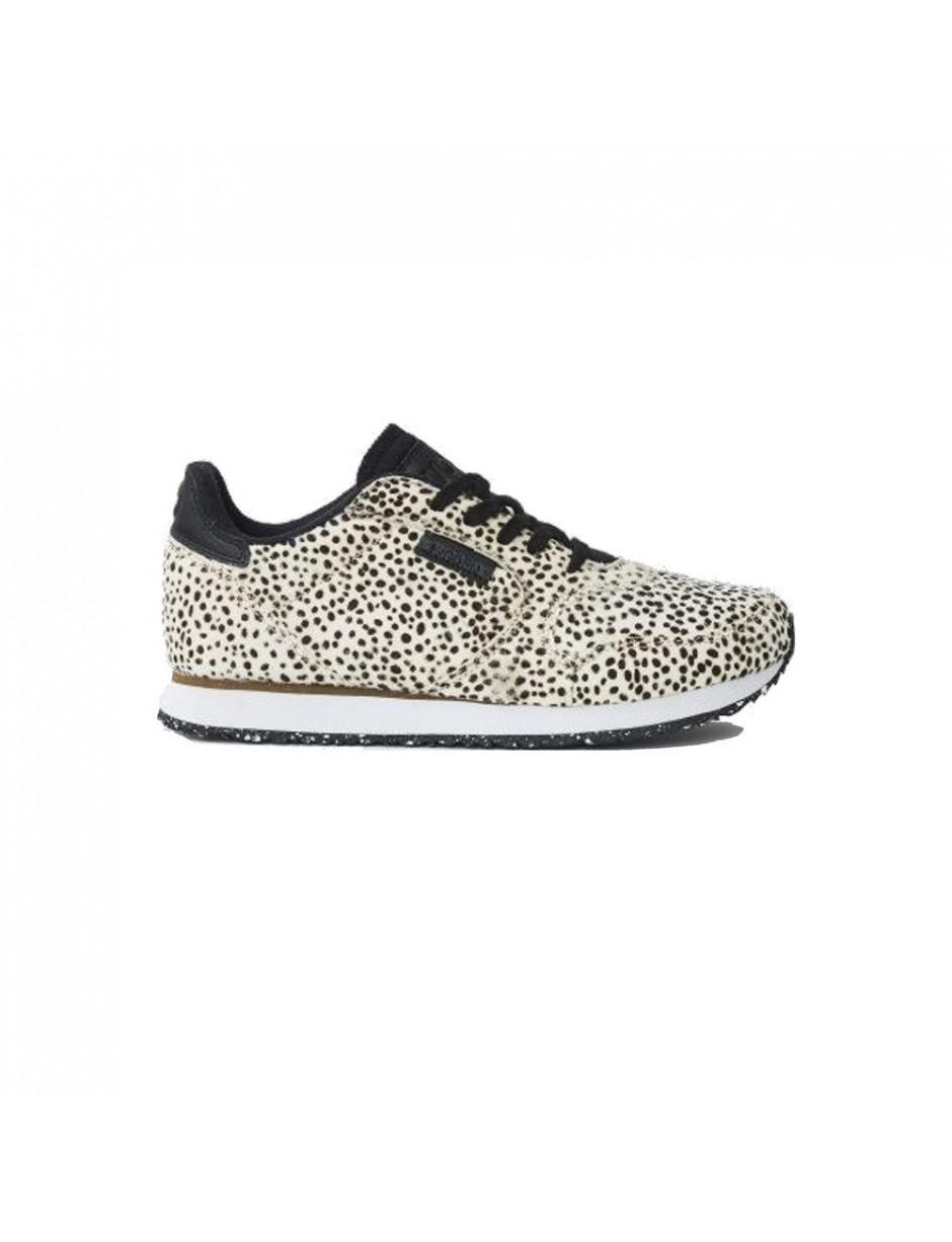 woden pony trainers