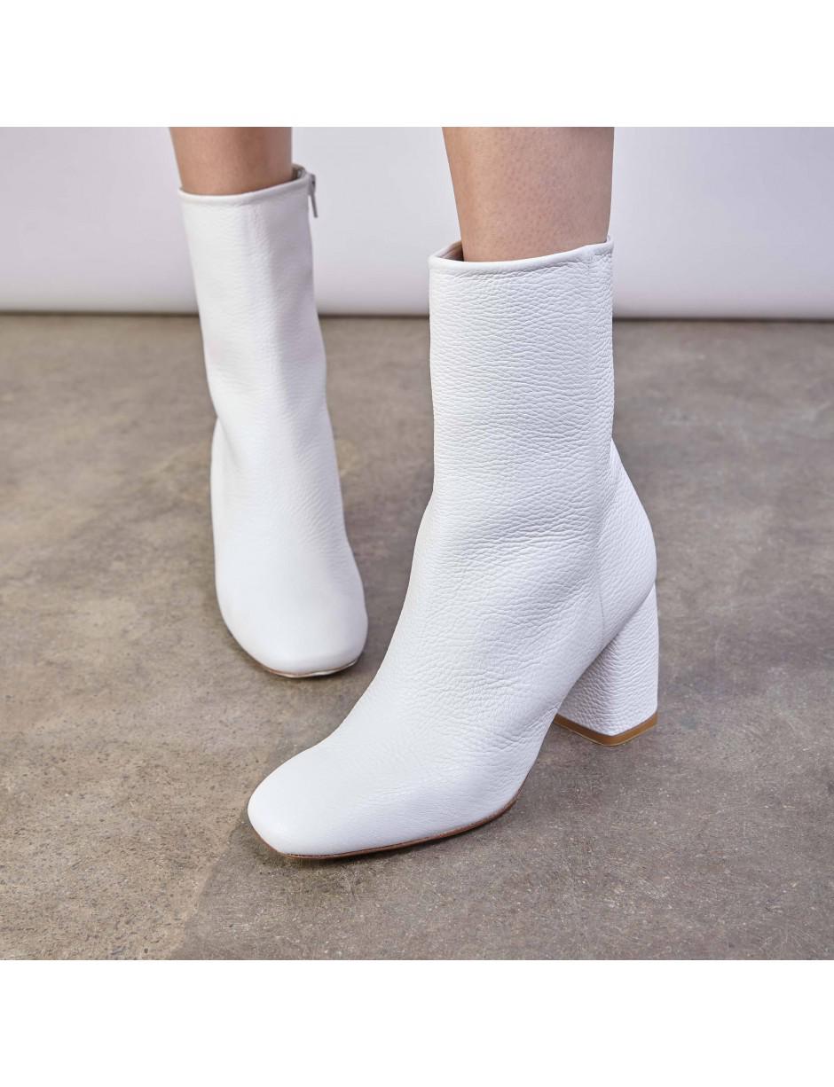 miista white boots