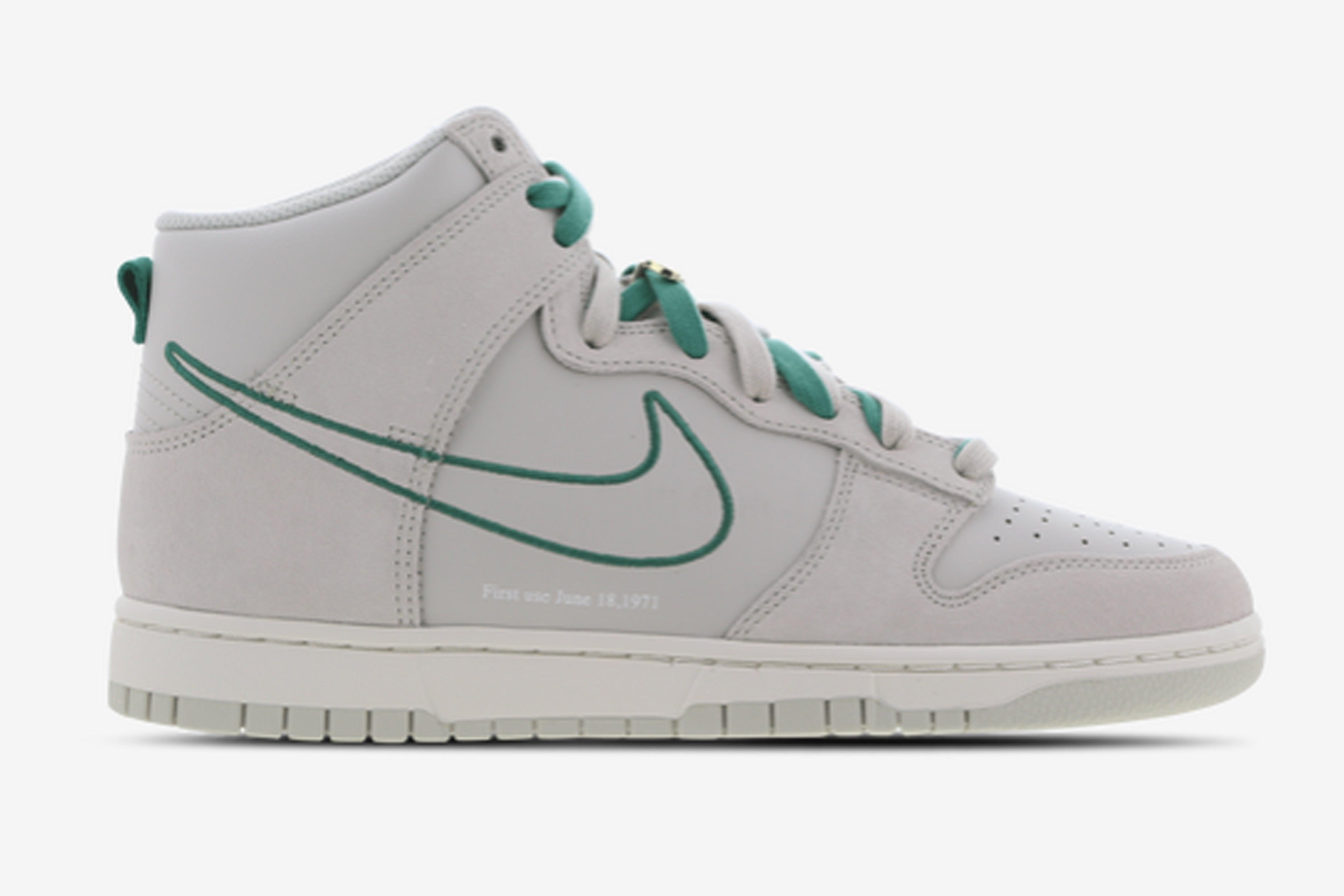 nike dunk high se light bone